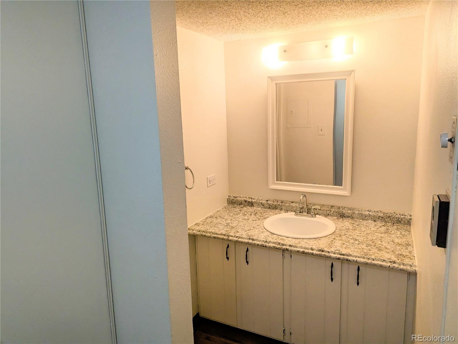MLS Image #9 for 8060 e girard avenue,denver, Colorado