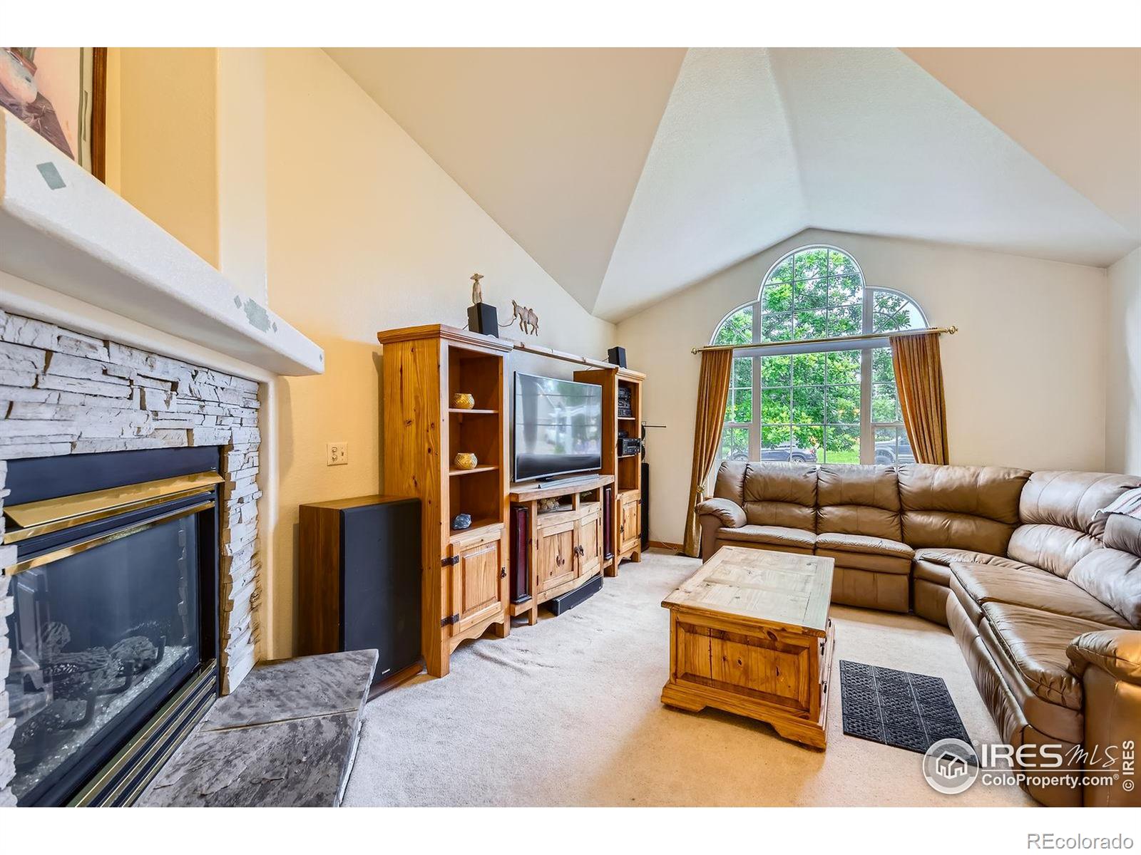 MLS Image #3 for 1121  country acres court,johnstown, Colorado