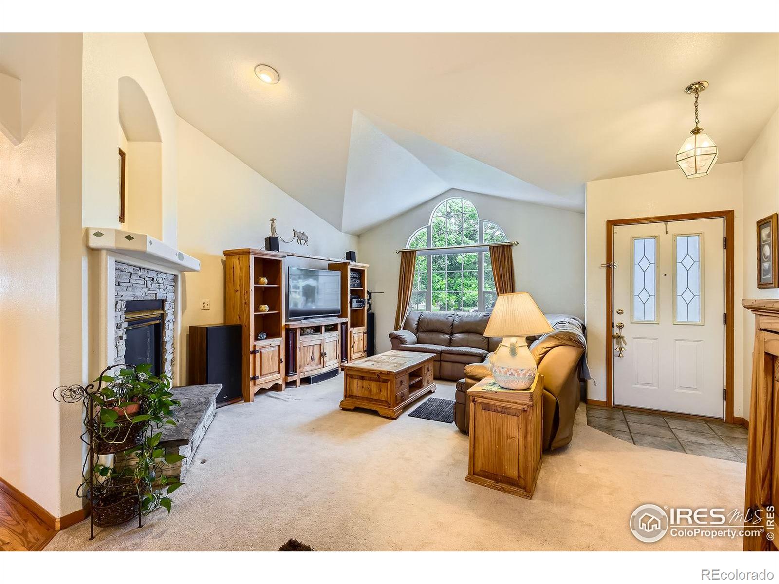 MLS Image #4 for 1121  country acres court,johnstown, Colorado