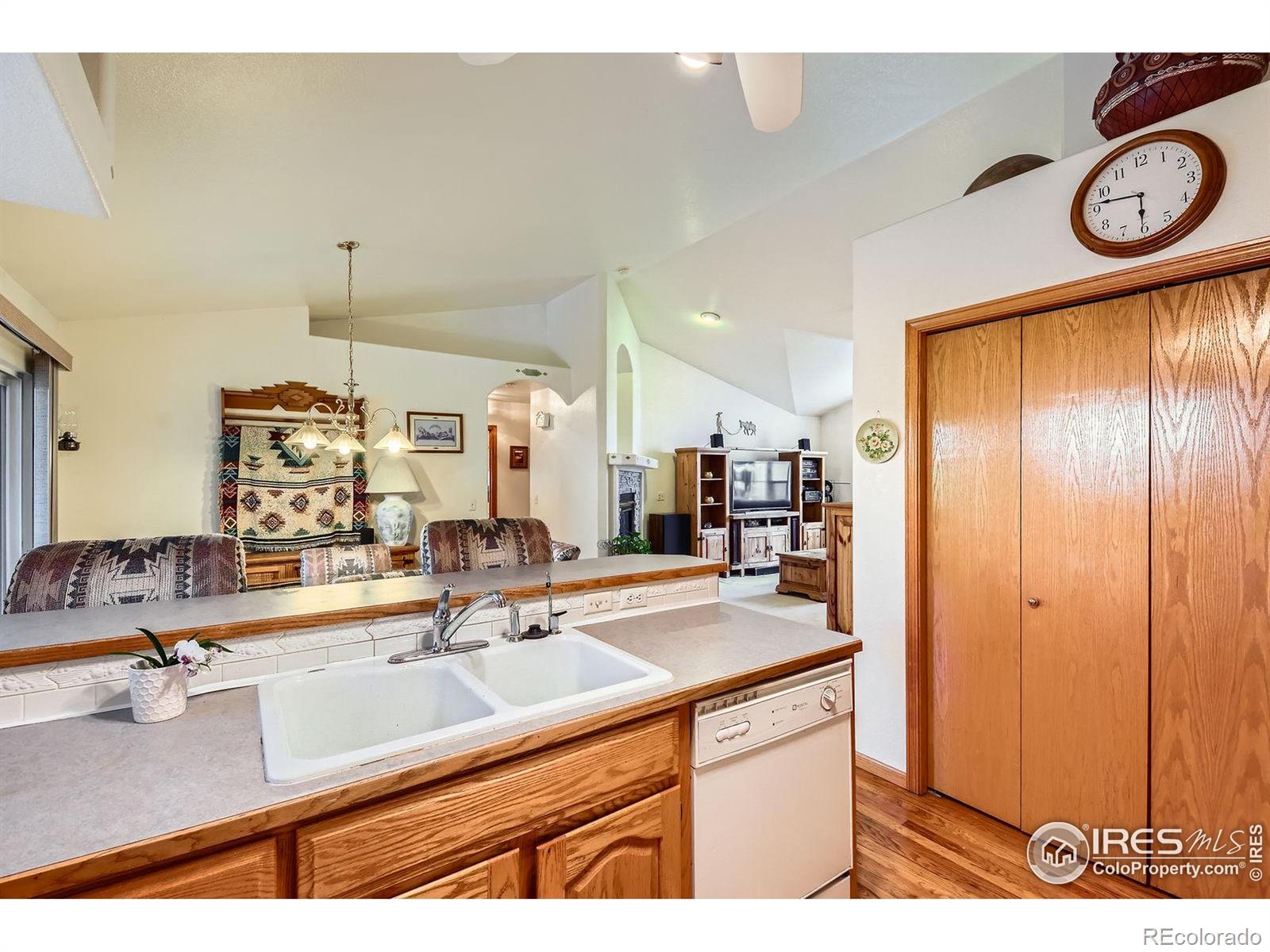 MLS Image #8 for 1121  country acres court,johnstown, Colorado