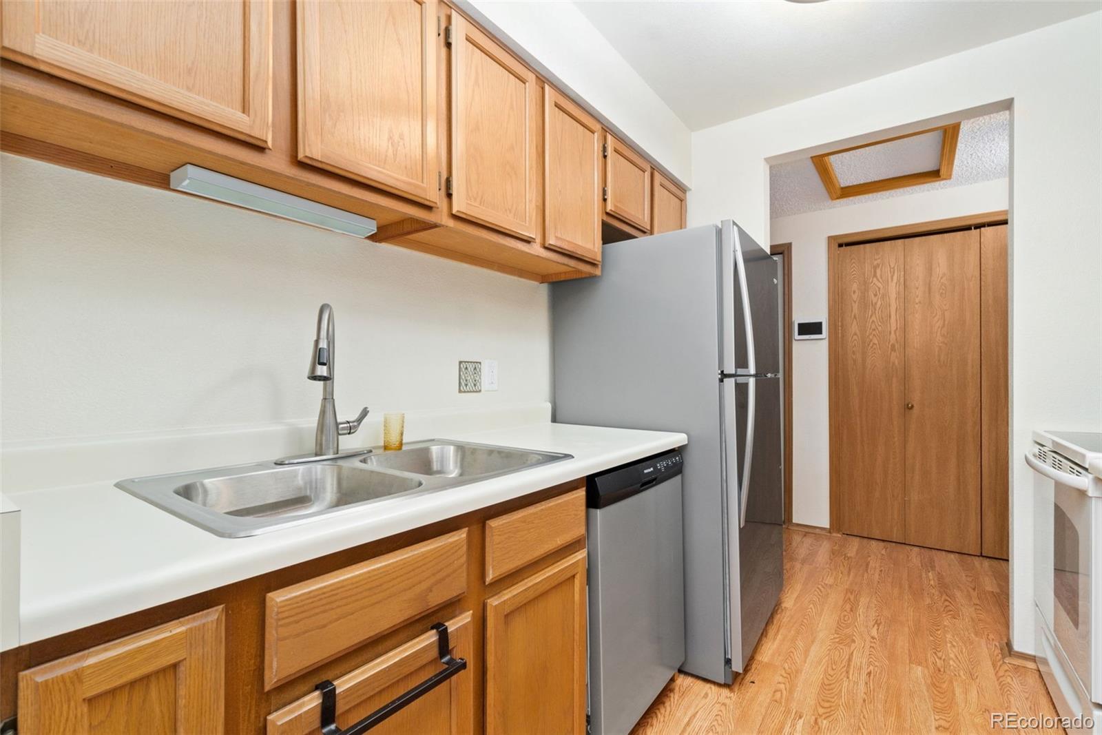 MLS Image #4 for 8404  everett way,arvada, Colorado
