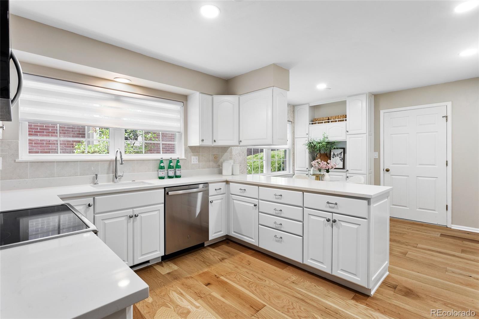 MLS Image #6 for 6814 s jasmine court,centennial, Colorado