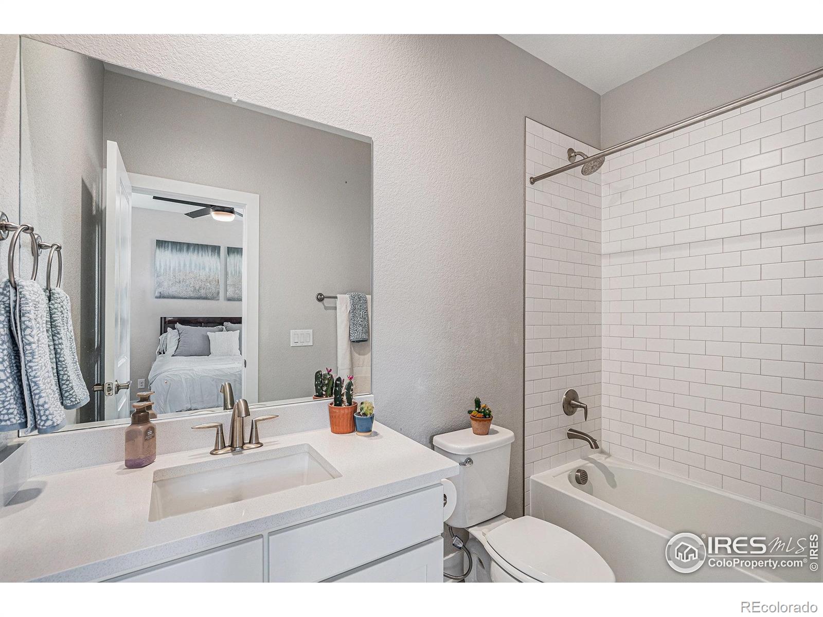 MLS Image #25 for 6733 s waterloo court,aurora, Colorado