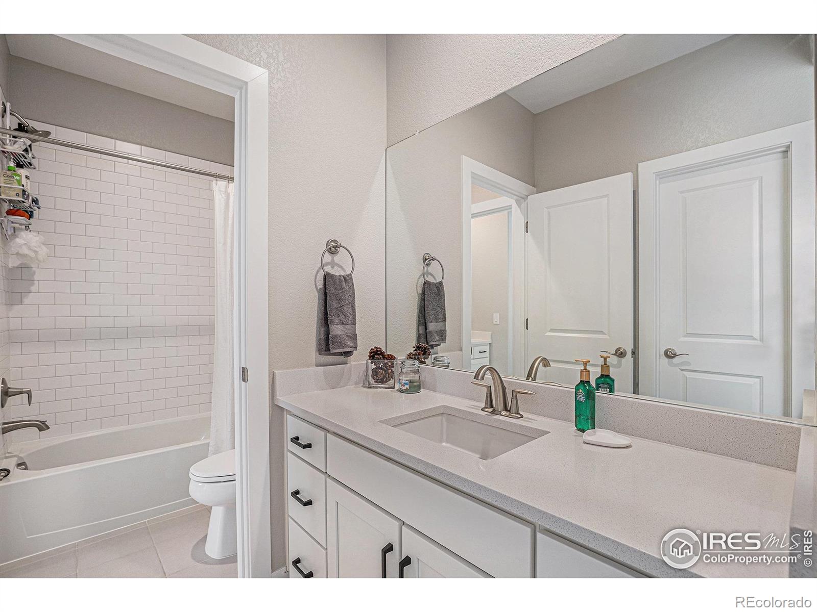 MLS Image #27 for 6733 s waterloo court,aurora, Colorado
