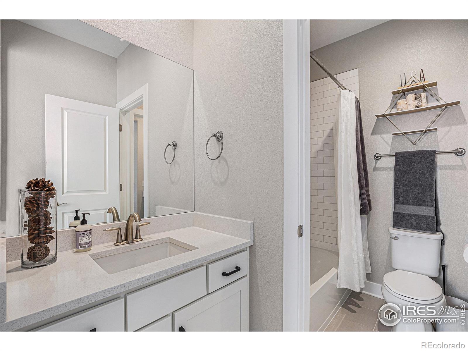 MLS Image #30 for 6733 s waterloo court,aurora, Colorado