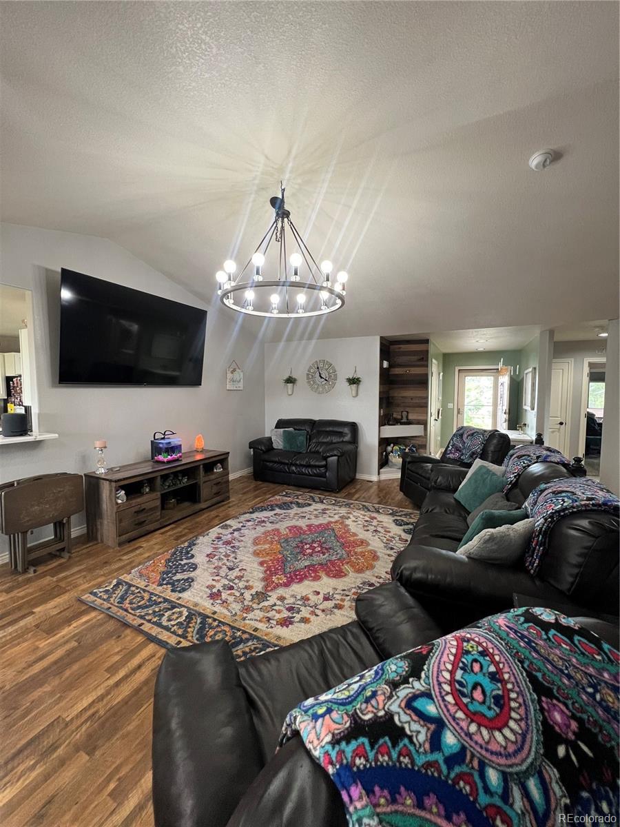 MLS Image #11 for 825  cherokee street,strasburg, Colorado
