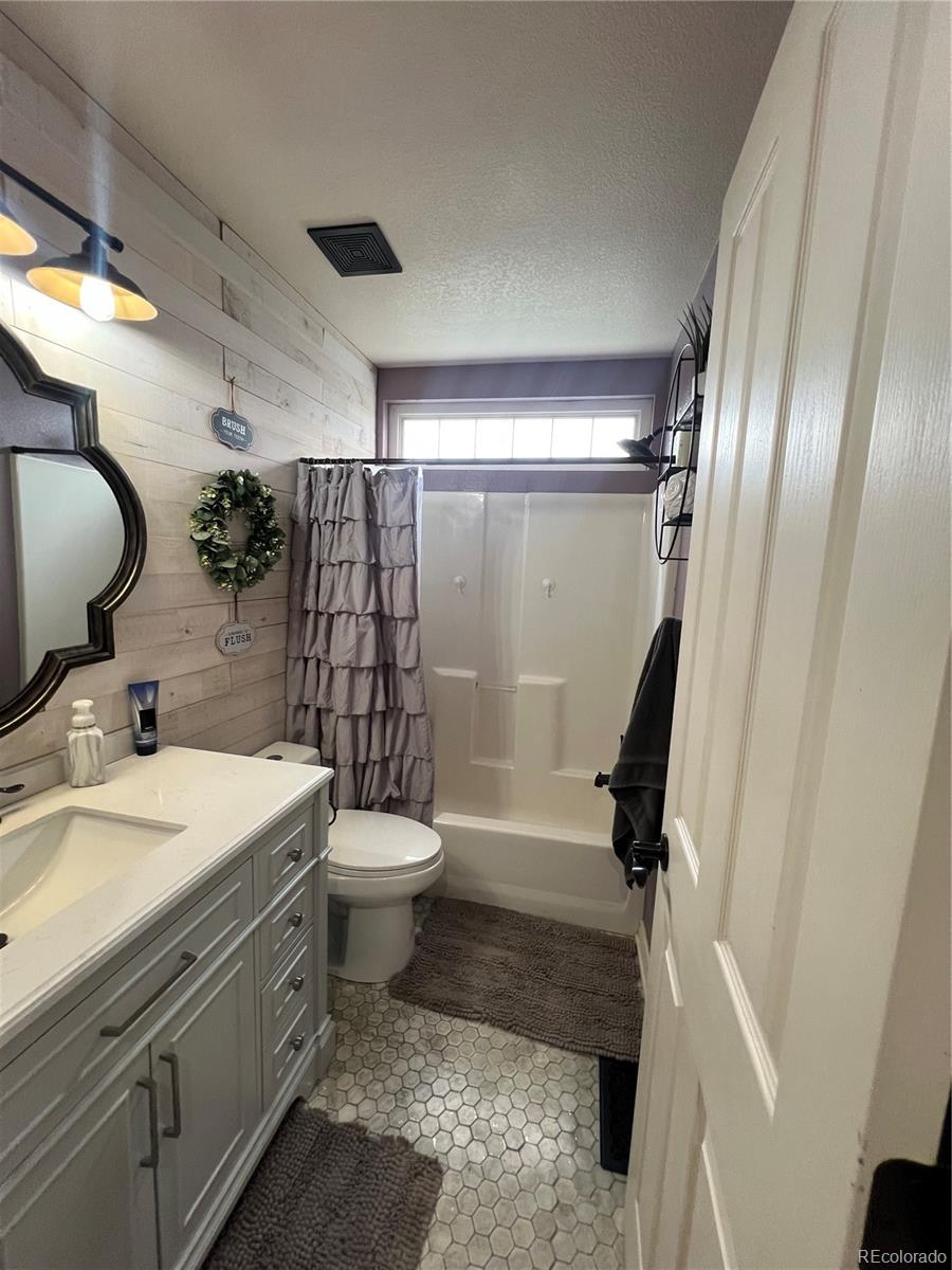 MLS Image #22 for 825  cherokee street,strasburg, Colorado