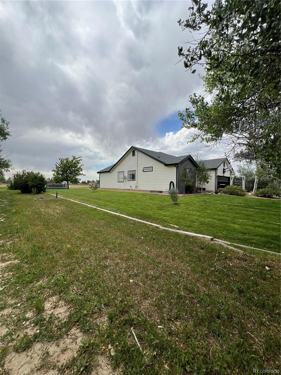 MLS Image #4 for 825  cherokee street,strasburg, Colorado