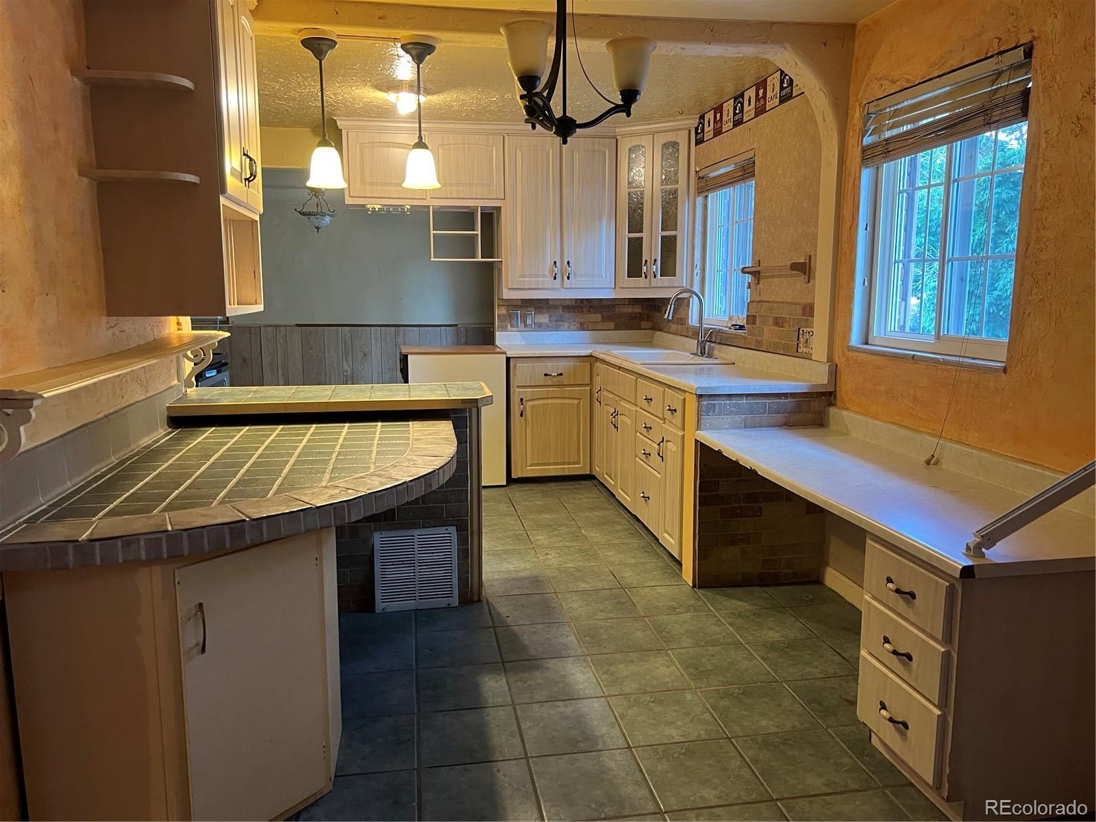 MLS Image #6 for 527 s bryant street,denver, Colorado