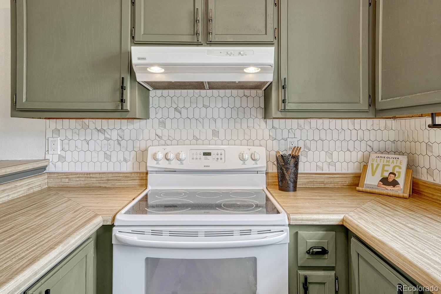 MLS Image #11 for 458  rolling hills drive,colorado springs, Colorado
