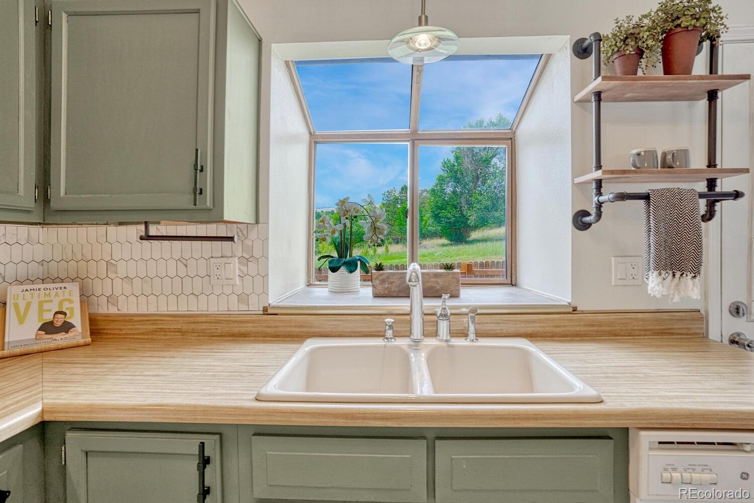 MLS Image #12 for 458  rolling hills drive,colorado springs, Colorado