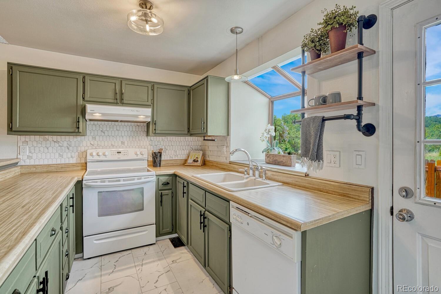 MLS Image #9 for 458  rolling hills drive,colorado springs, Colorado