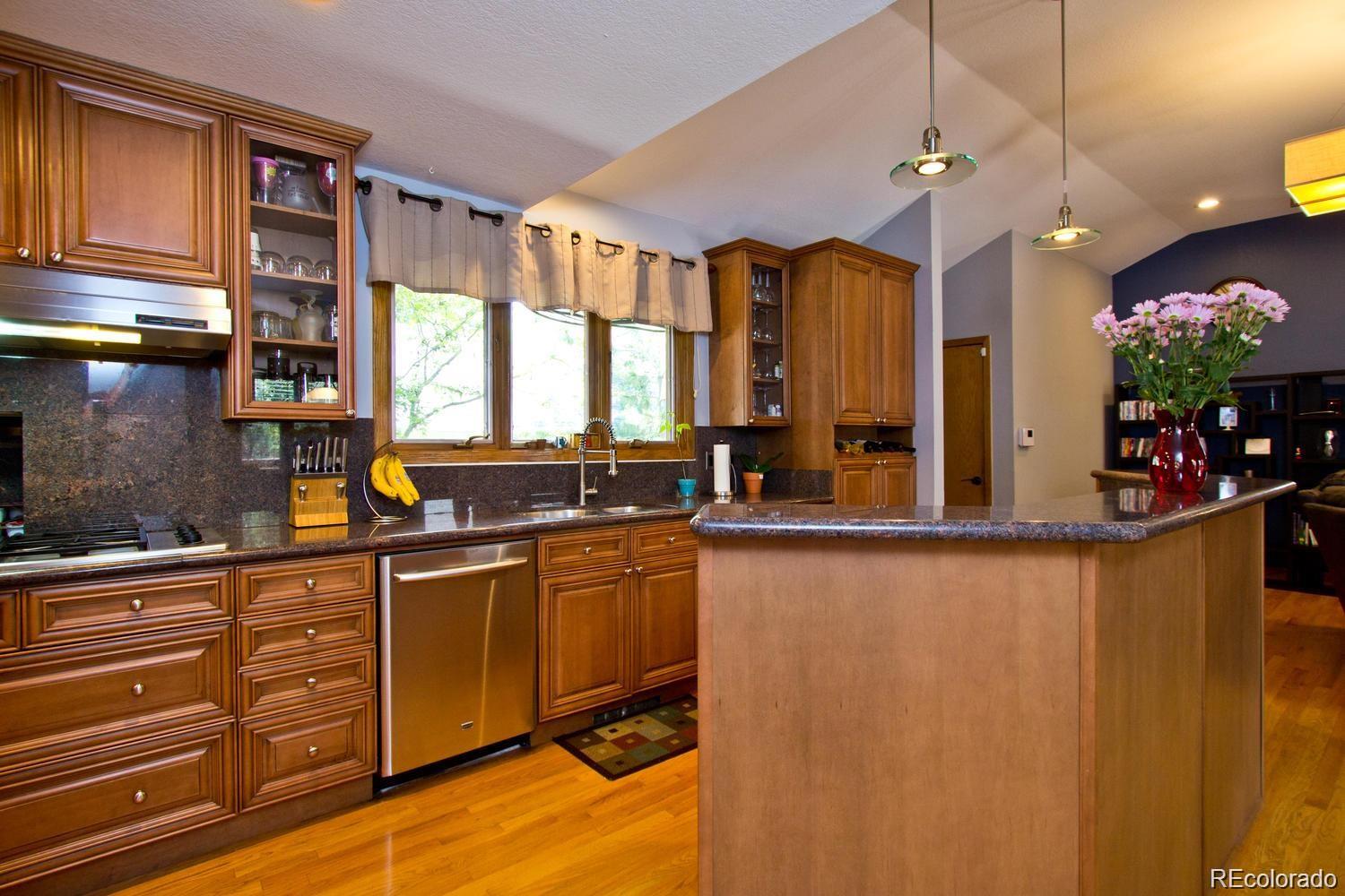 MLS Image #11 for 350 n marion street,denver, Colorado