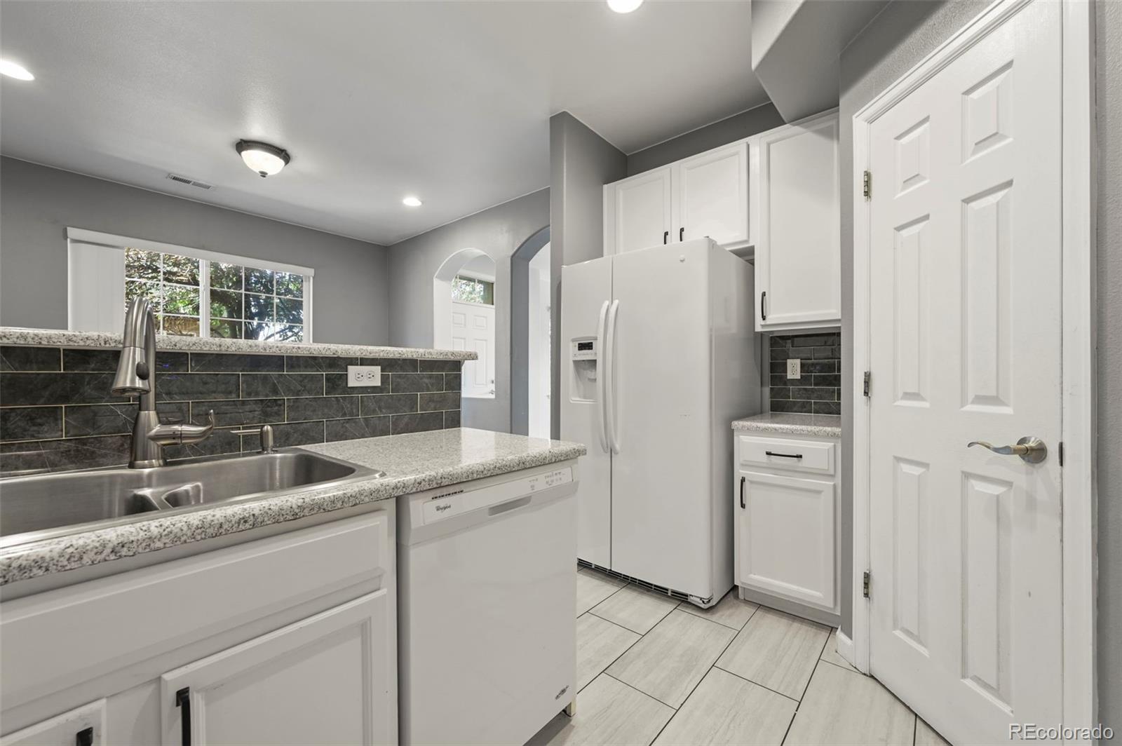 MLS Image #14 for 280  granby way,aurora, Colorado