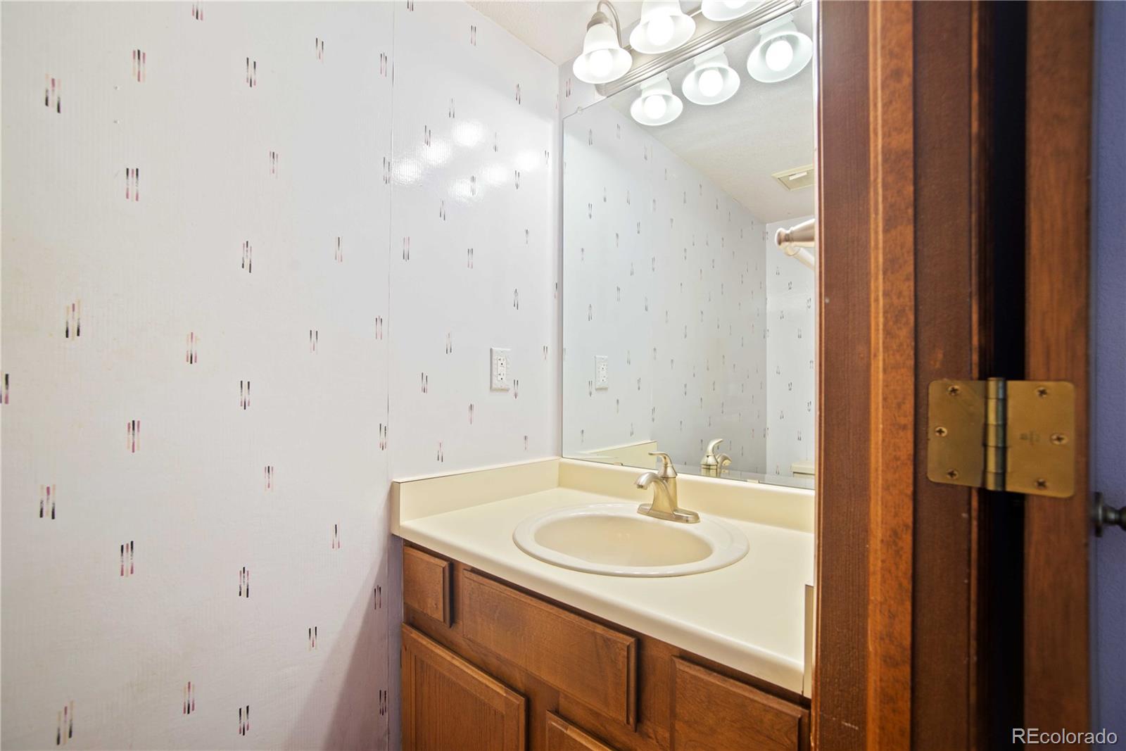 MLS Image #17 for 210 w jamison circle,littleton, Colorado