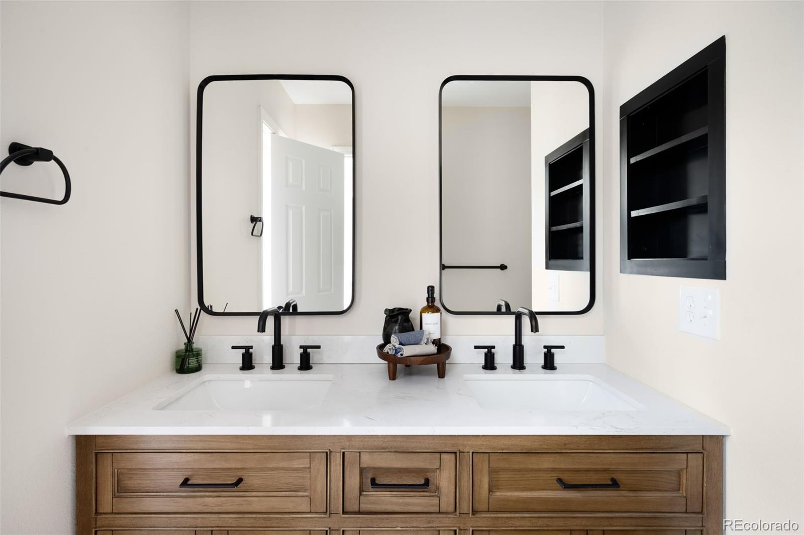 MLS Image #16 for 1530 s quebec way,denver, Colorado
