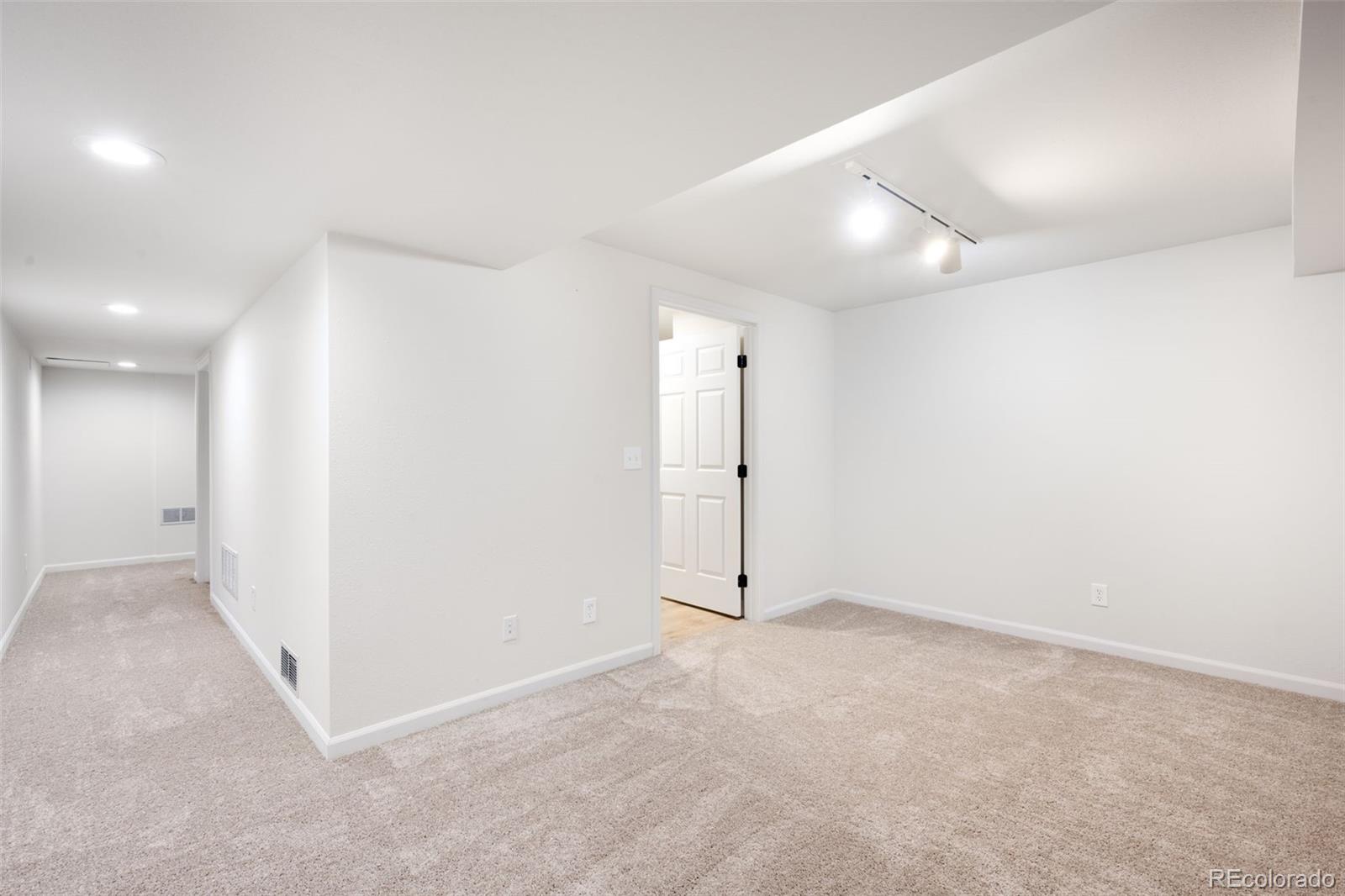 MLS Image #24 for 1530 s quebec way,denver, Colorado
