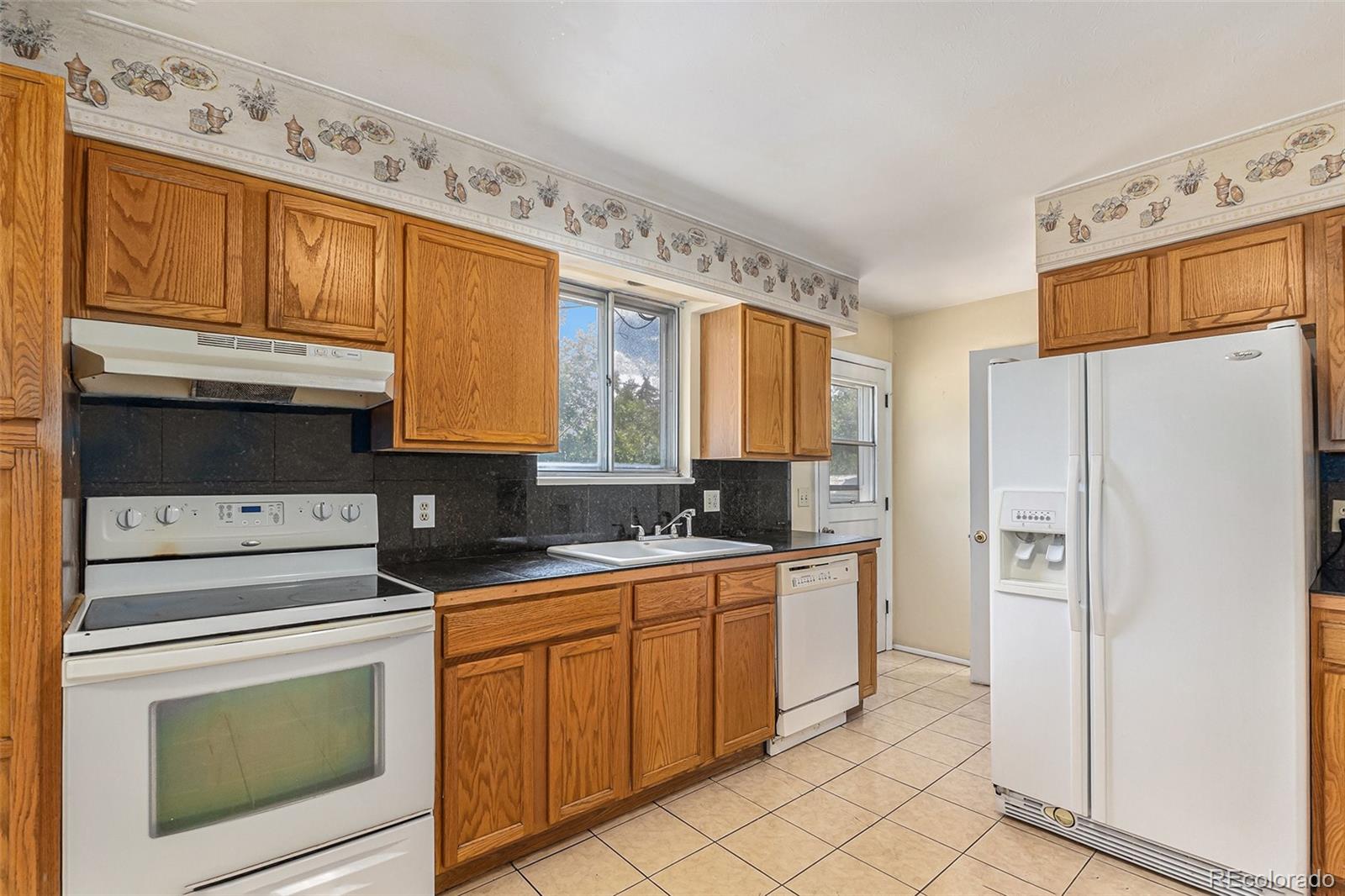 MLS Image #5 for 12058 e virginia place,aurora, Colorado