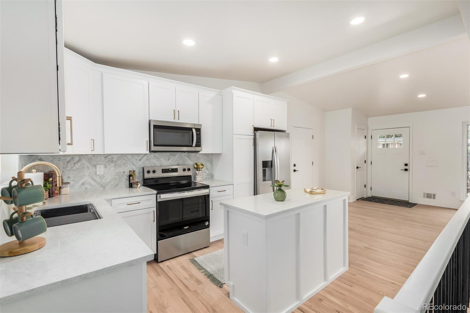 MLS Image #11 for 1948 s zenobia street,denver, Colorado