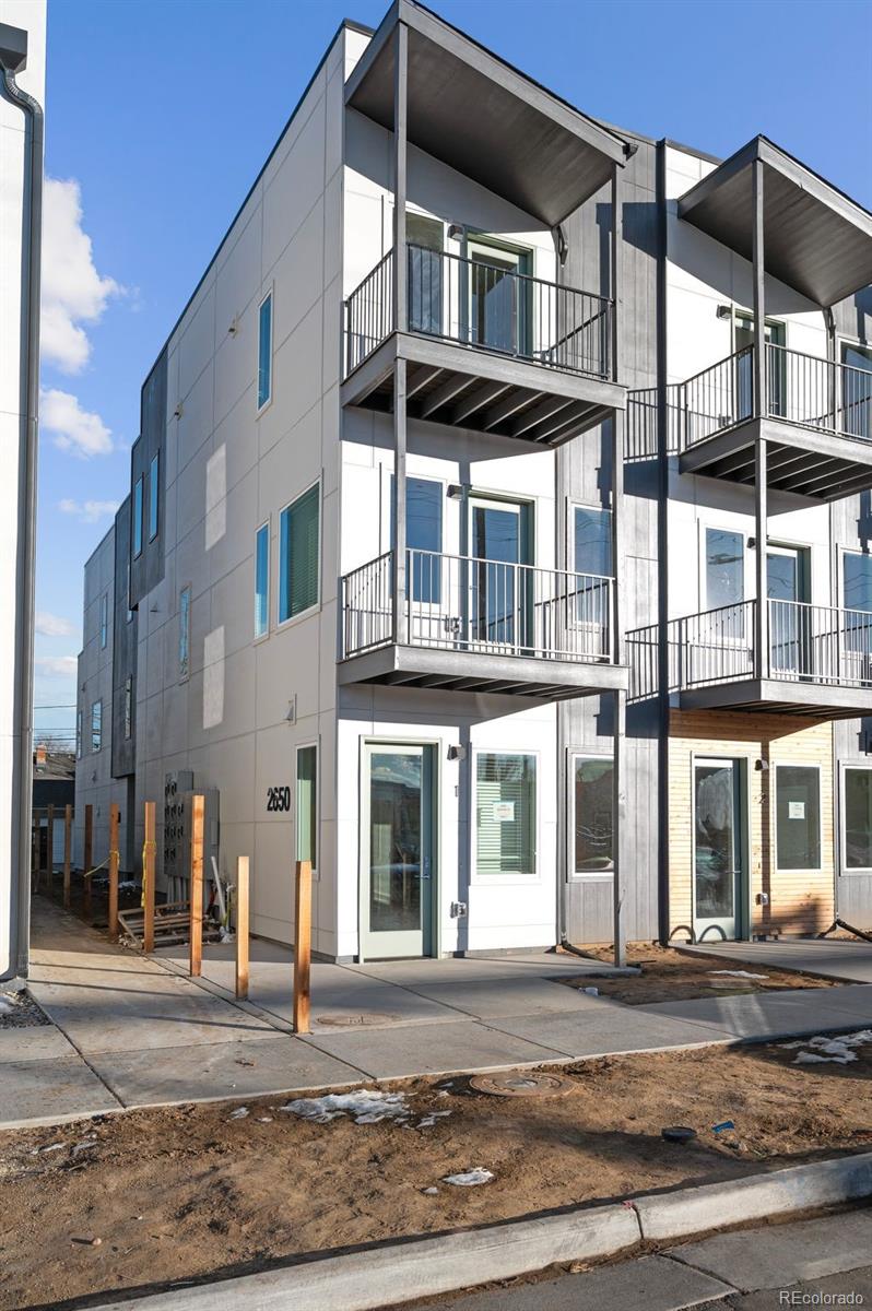 MLS Image #17 for 2620 s delaware street,denver, Colorado