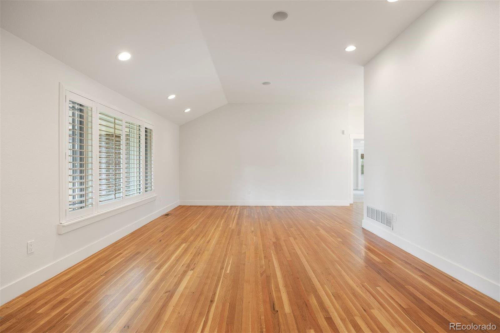 MLS Image #3 for 3854 s hudson street,denver, Colorado