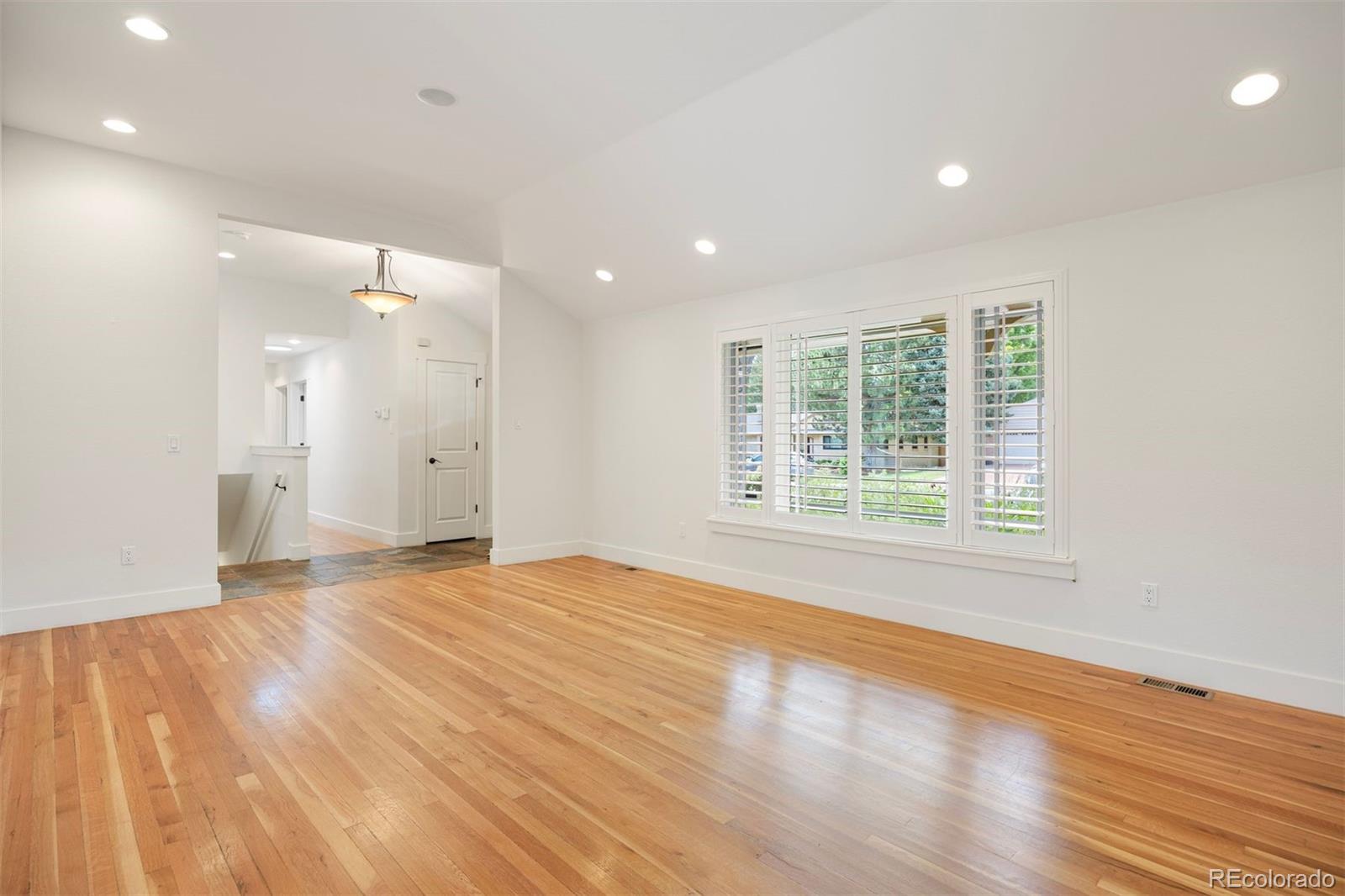 MLS Image #4 for 3854 s hudson street,denver, Colorado