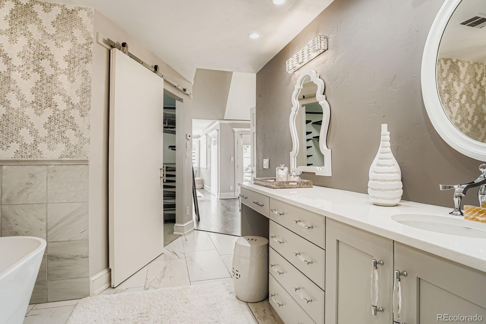 MLS Image #18 for 490  columbine street 5,denver, Colorado