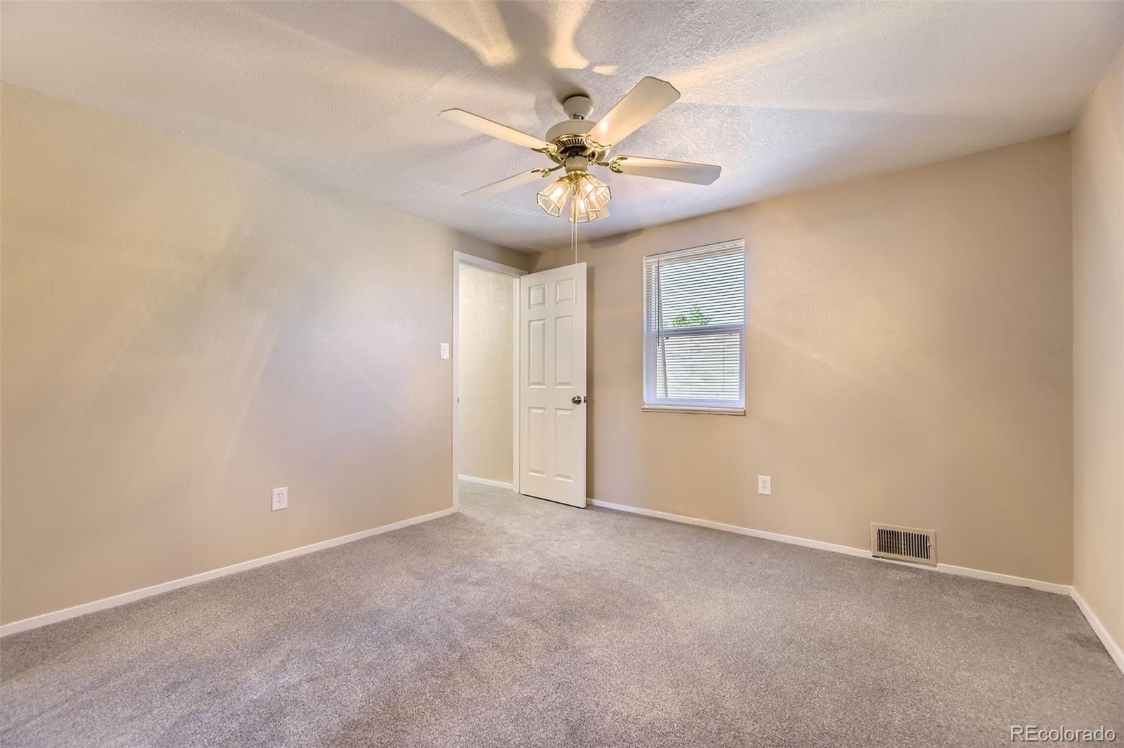 MLS Image #12 for 5828 s pearl street,centennial, Colorado