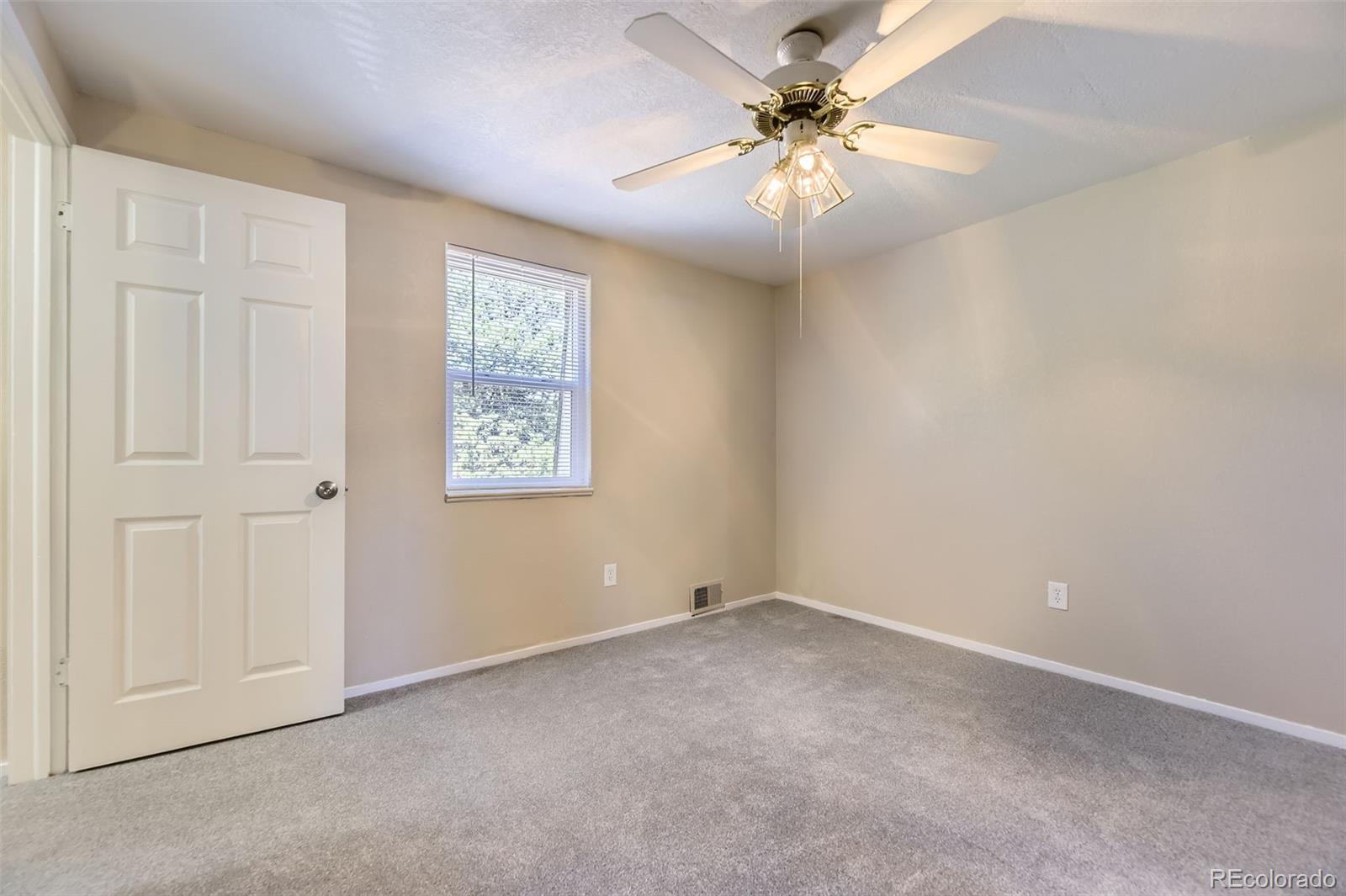 MLS Image #13 for 5828 s pearl street,centennial, Colorado