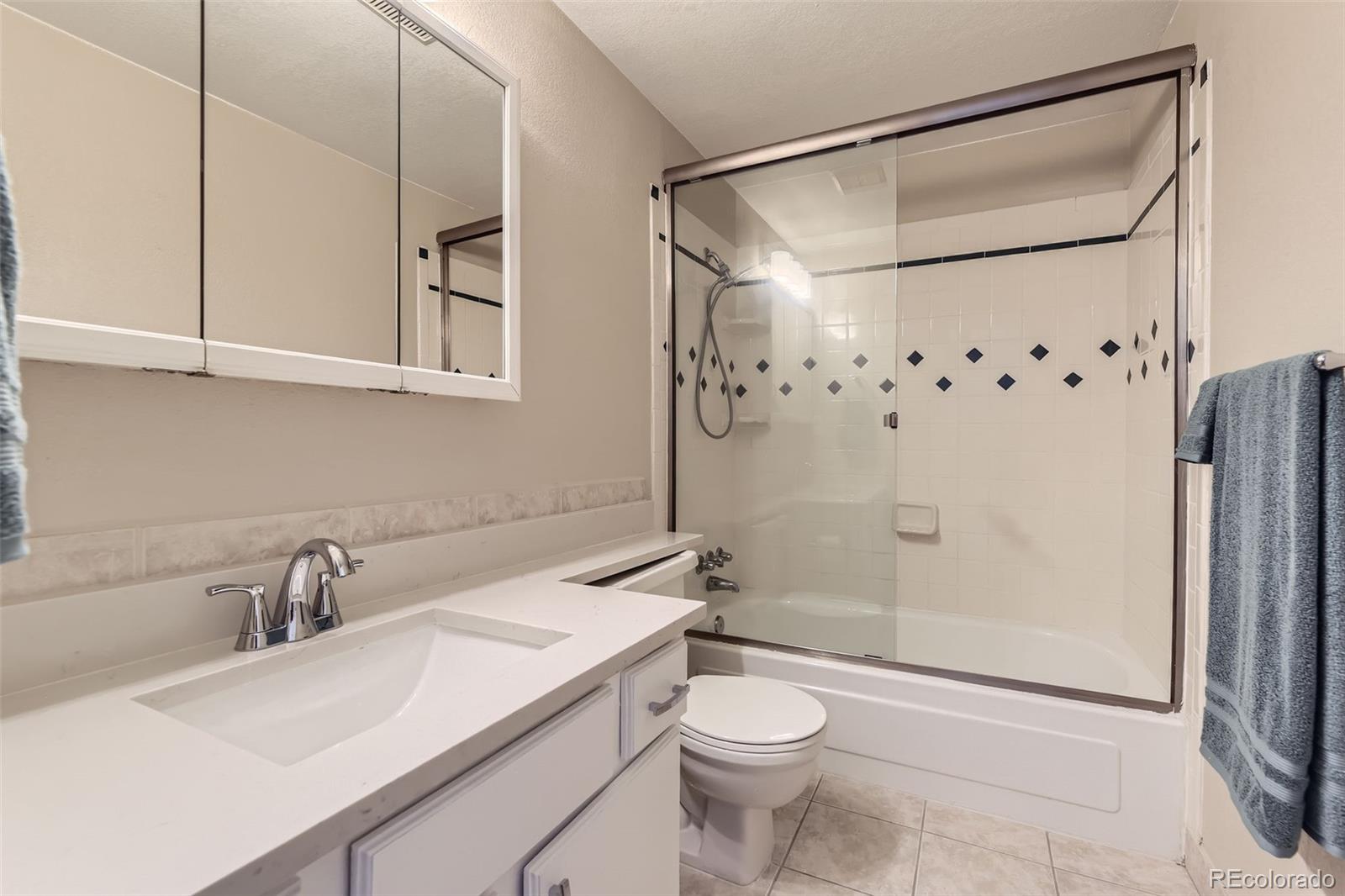 MLS Image #15 for 5828 s pearl street,centennial, Colorado