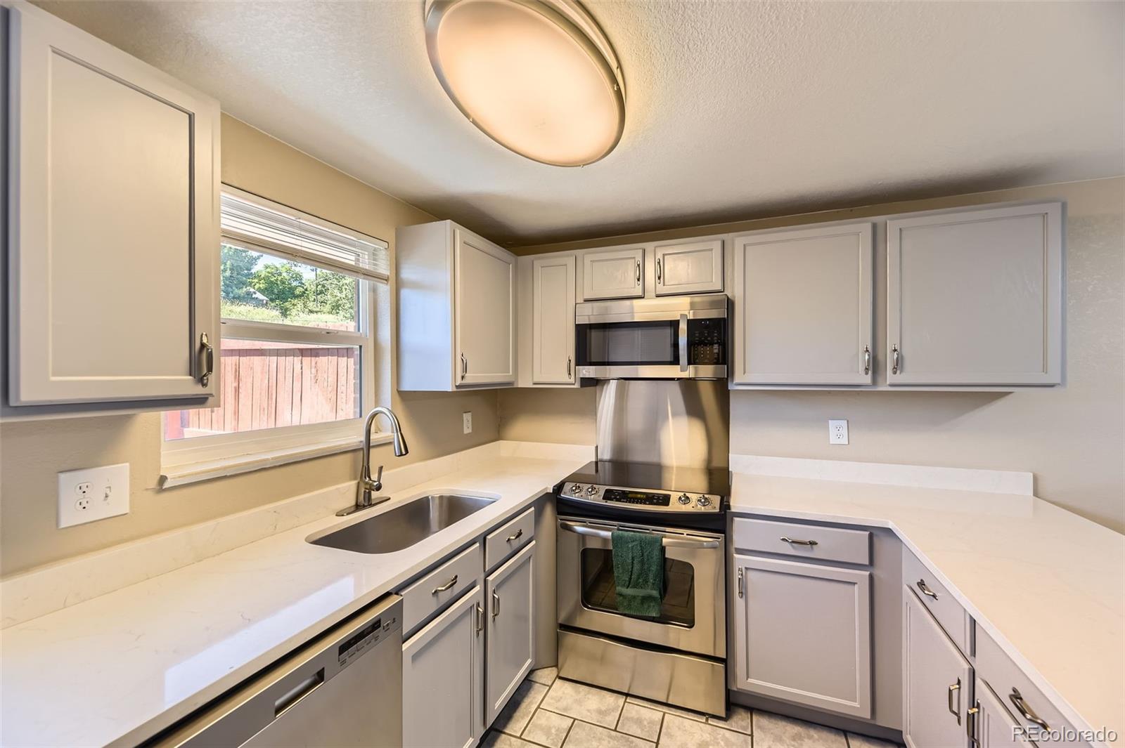 MLS Image #3 for 5828 s pearl street,centennial, Colorado