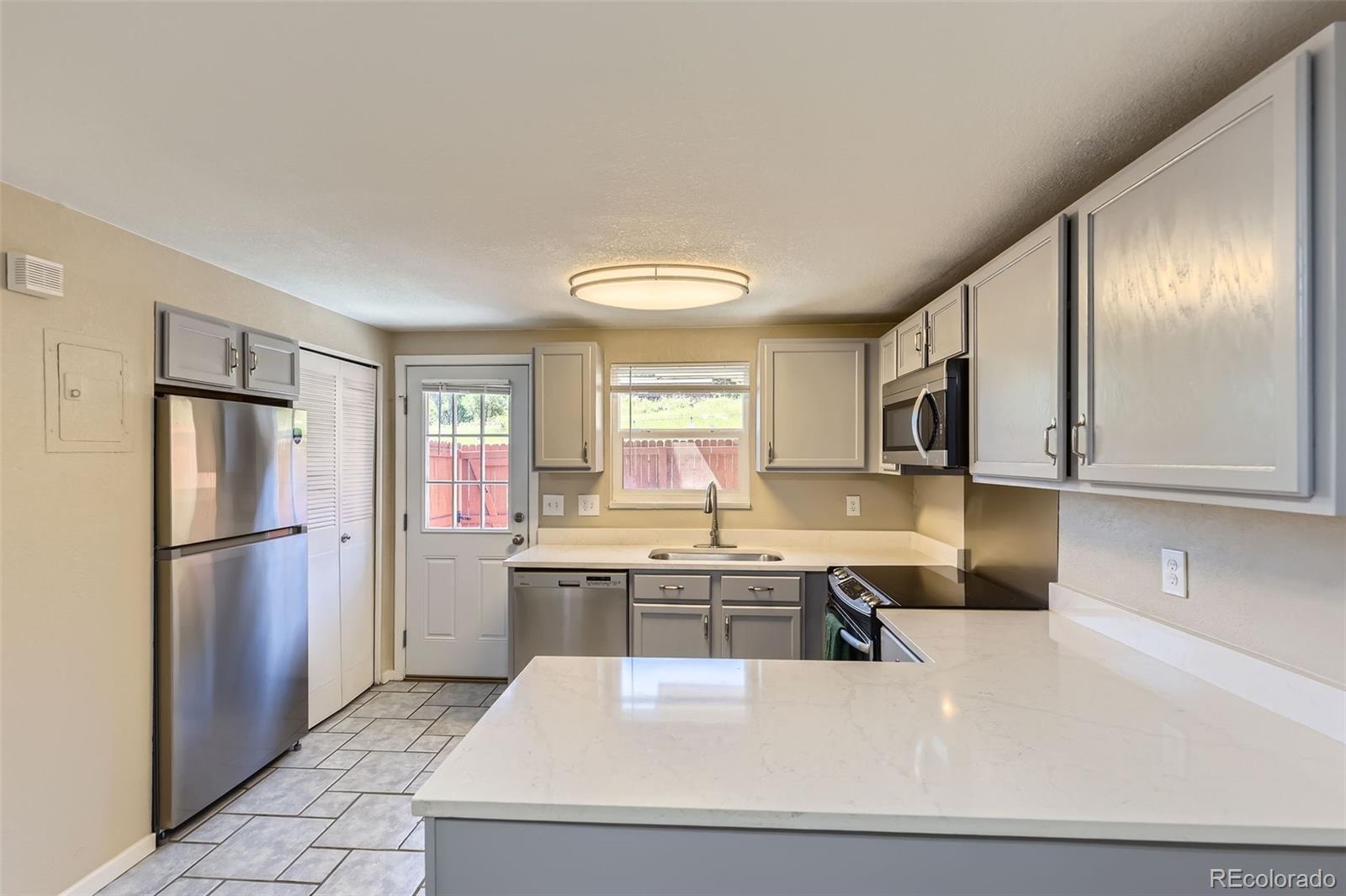 MLS Image #4 for 5828 s pearl street,centennial, Colorado