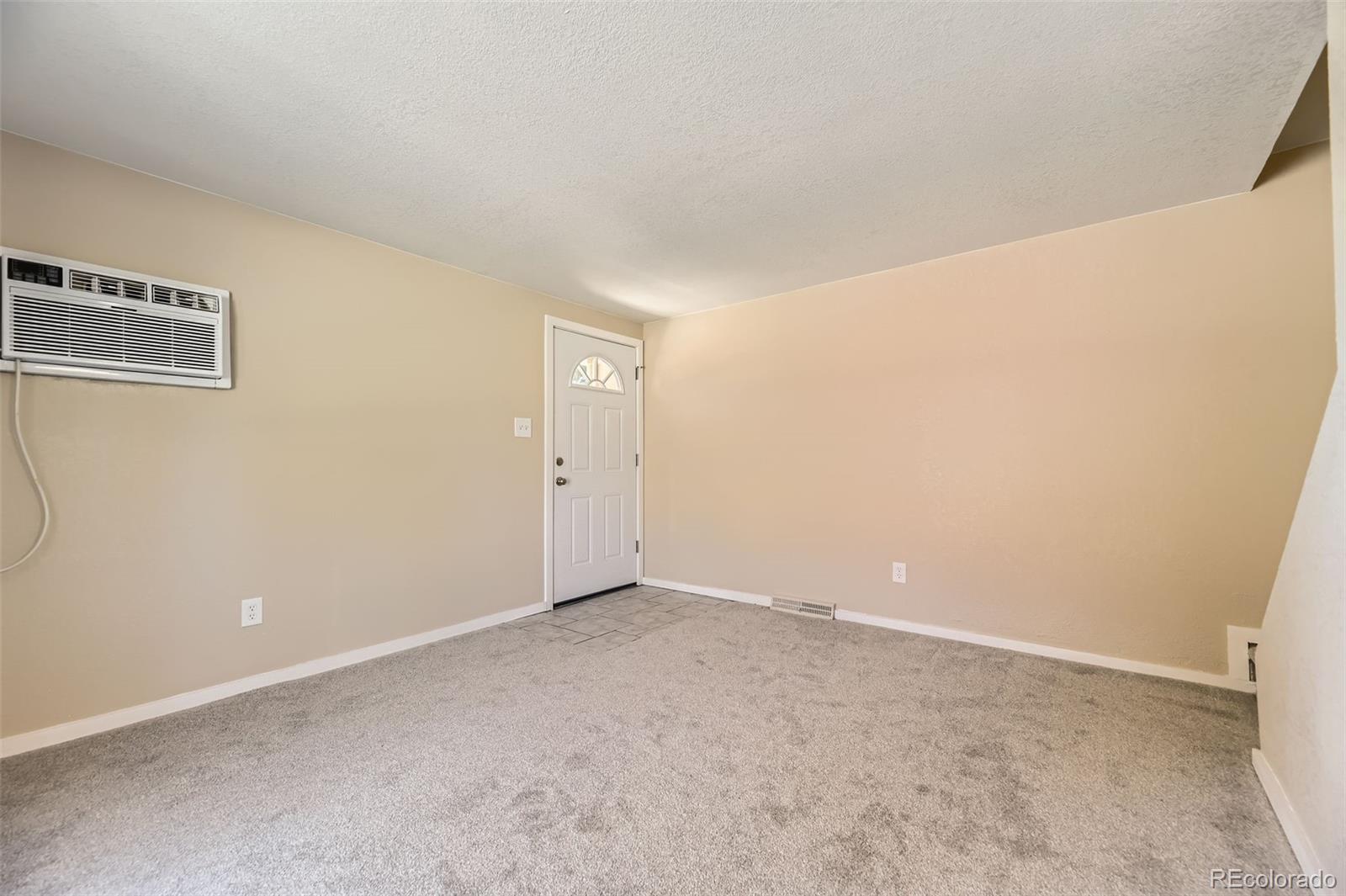 MLS Image #9 for 5828 s pearl street,centennial, Colorado