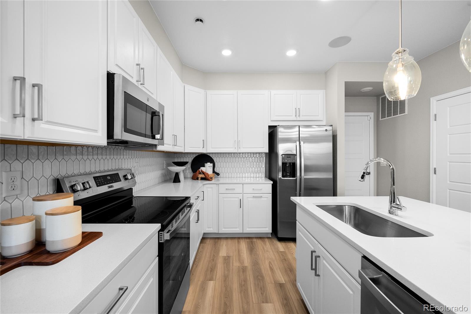 MLS Image #15 for 6570  parterre parkway,thornton, Colorado