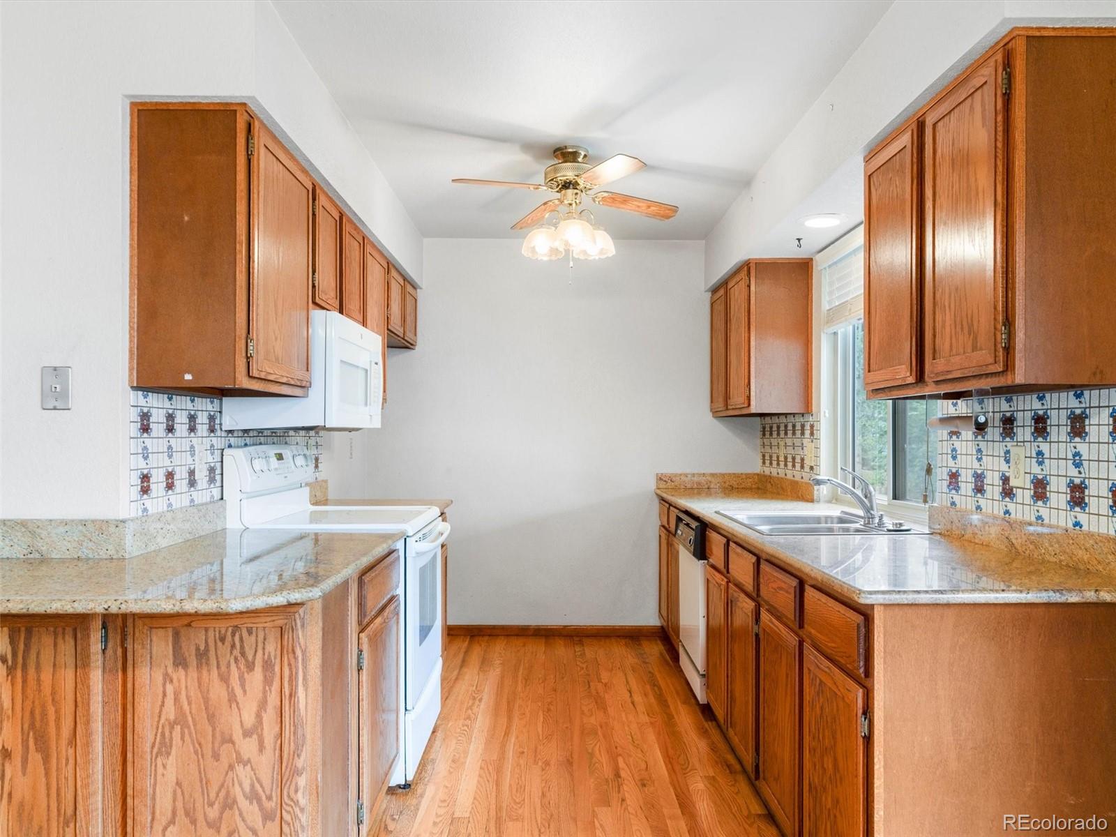 MLS Image #11 for 2040  yarrow street,lakewood, Colorado