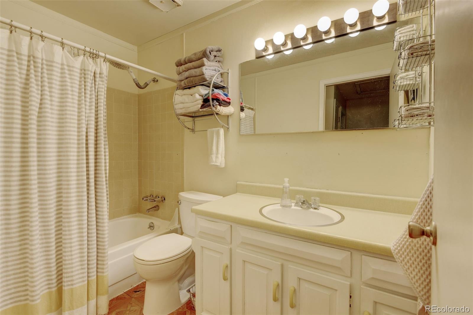 MLS Image #26 for 6477 s brentwood way,littleton, Colorado