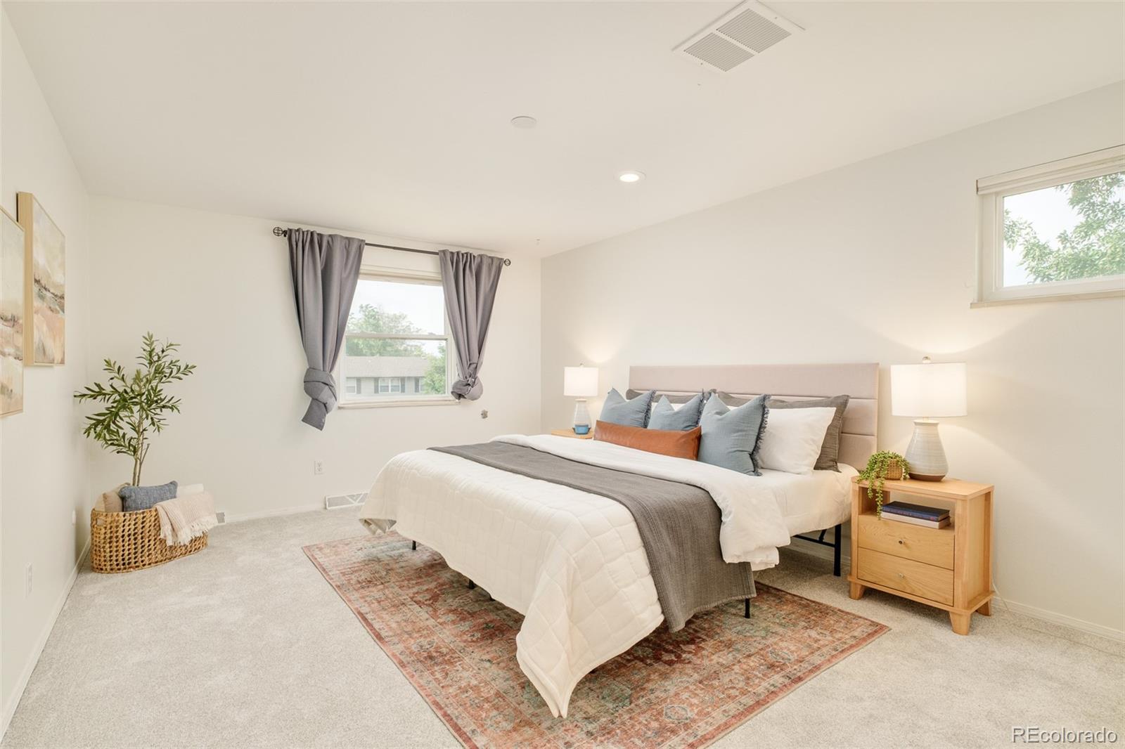 MLS Image #16 for 3722 s rosemary way,denver, Colorado