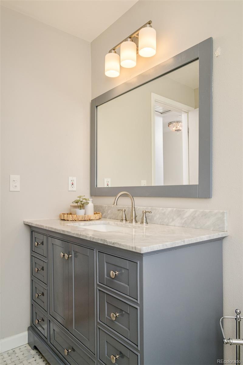 MLS Image #23 for 3722 s rosemary way,denver, Colorado