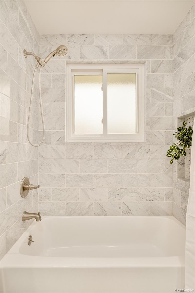MLS Image #24 for 3722 s rosemary way,denver, Colorado