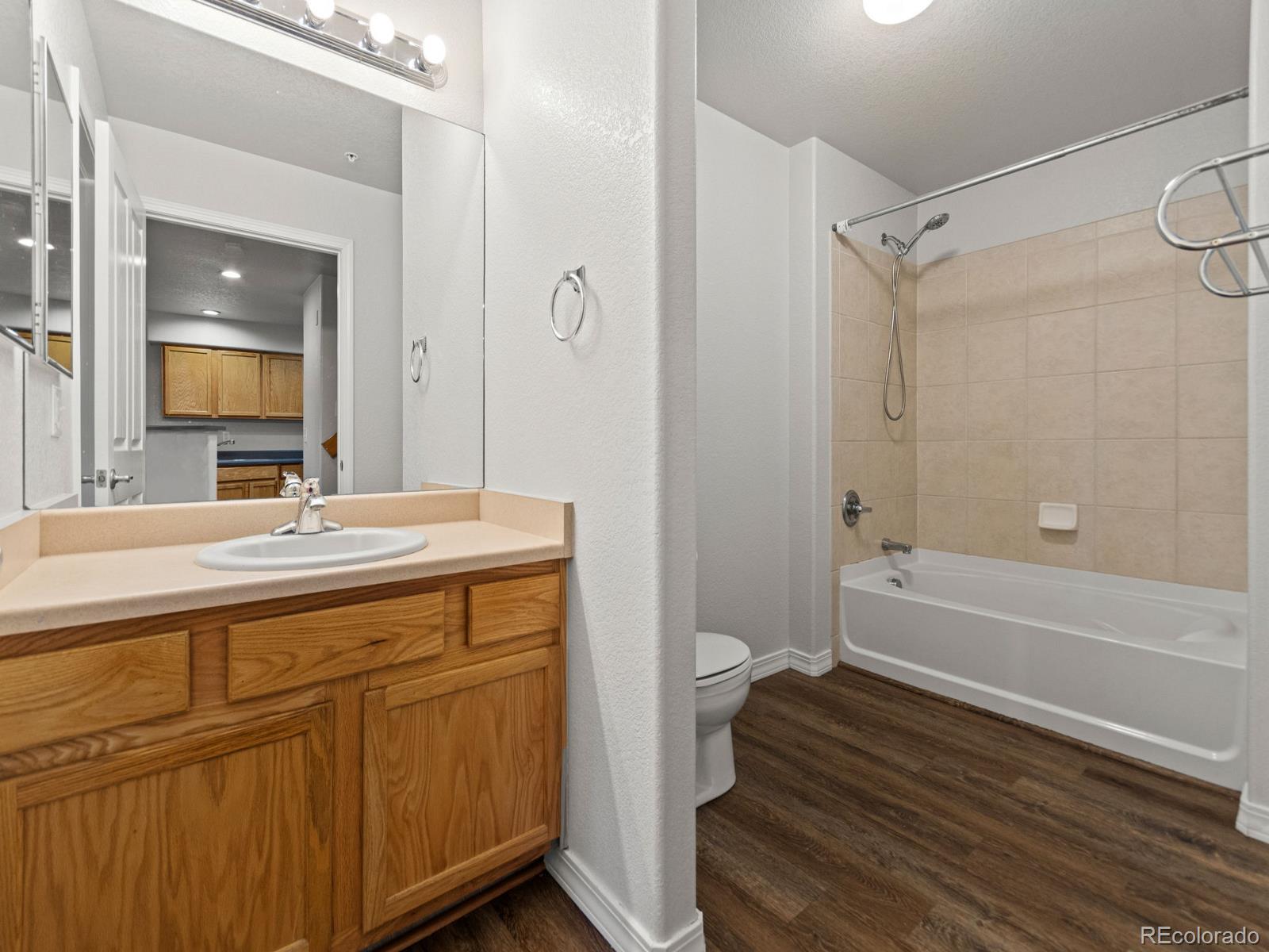 MLS Image #12 for 23500 e alamo place,aurora, Colorado