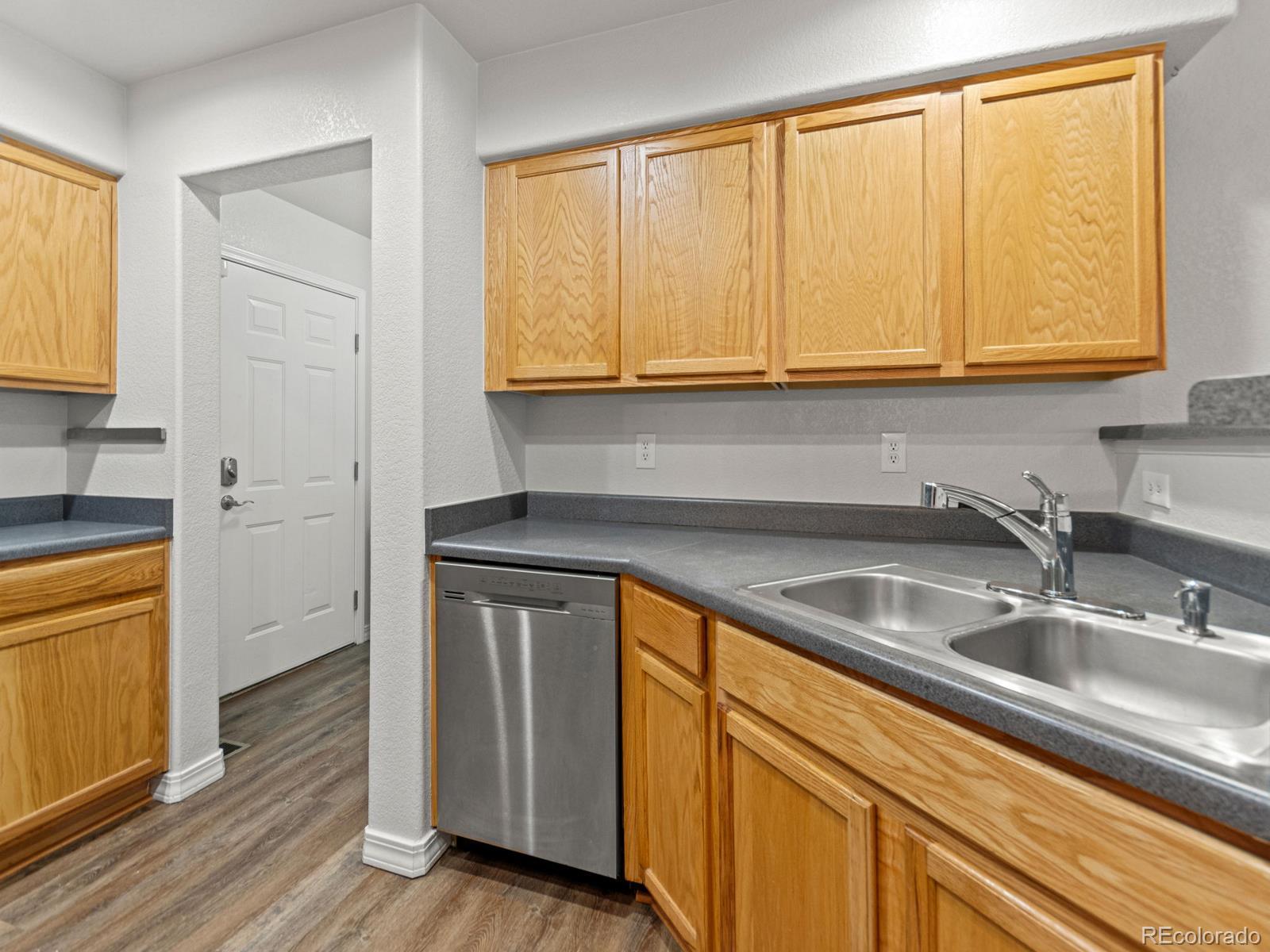 MLS Image #5 for 23500 e alamo place,aurora, Colorado