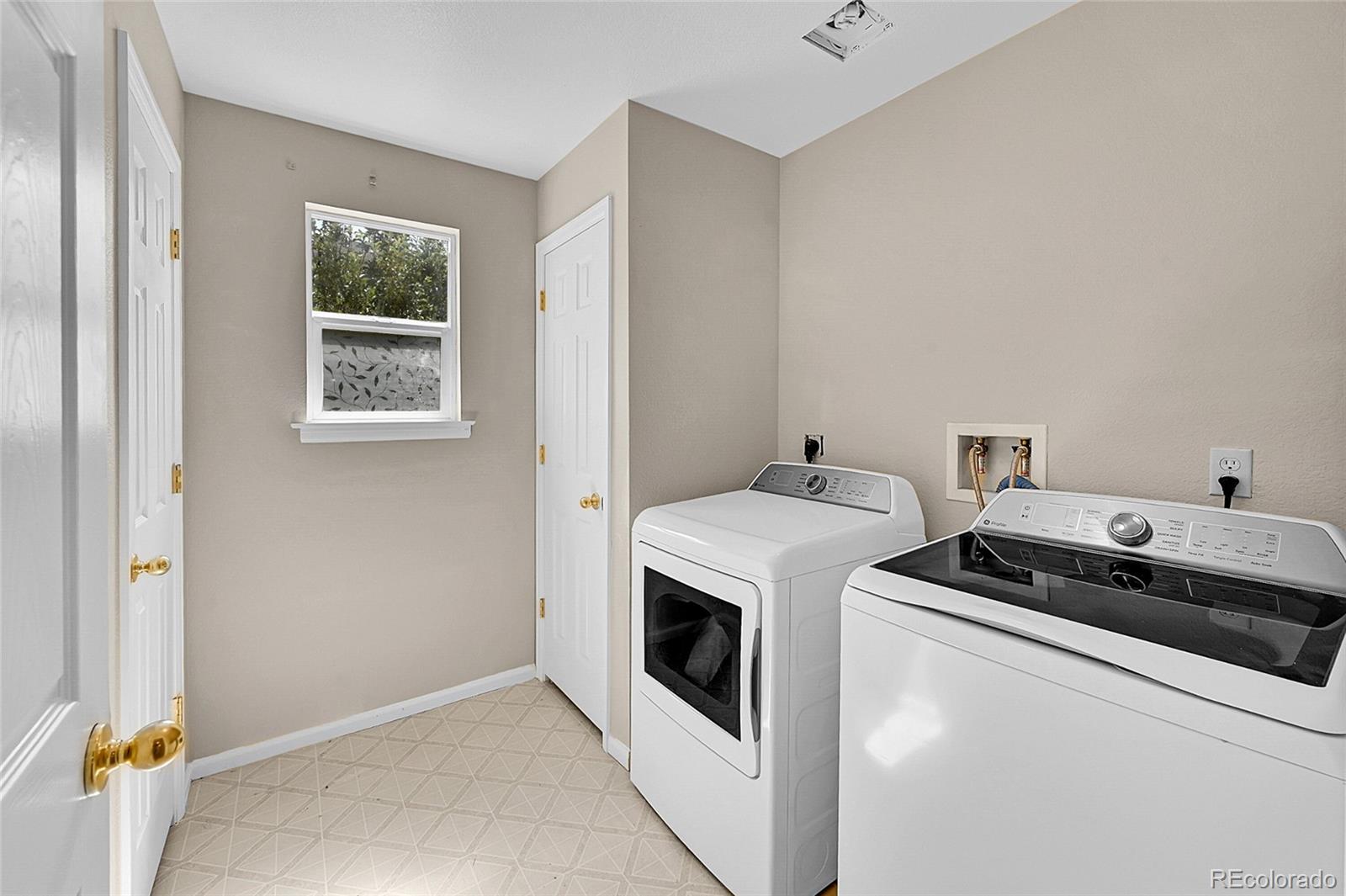 MLS Image #12 for 5564  kalispell street,denver, Colorado