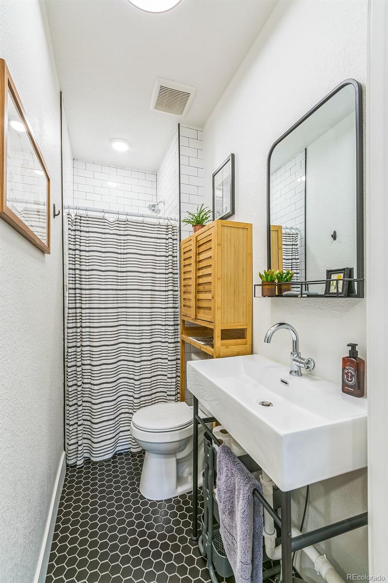 MLS Image #21 for 3329 n high street,denver, Colorado