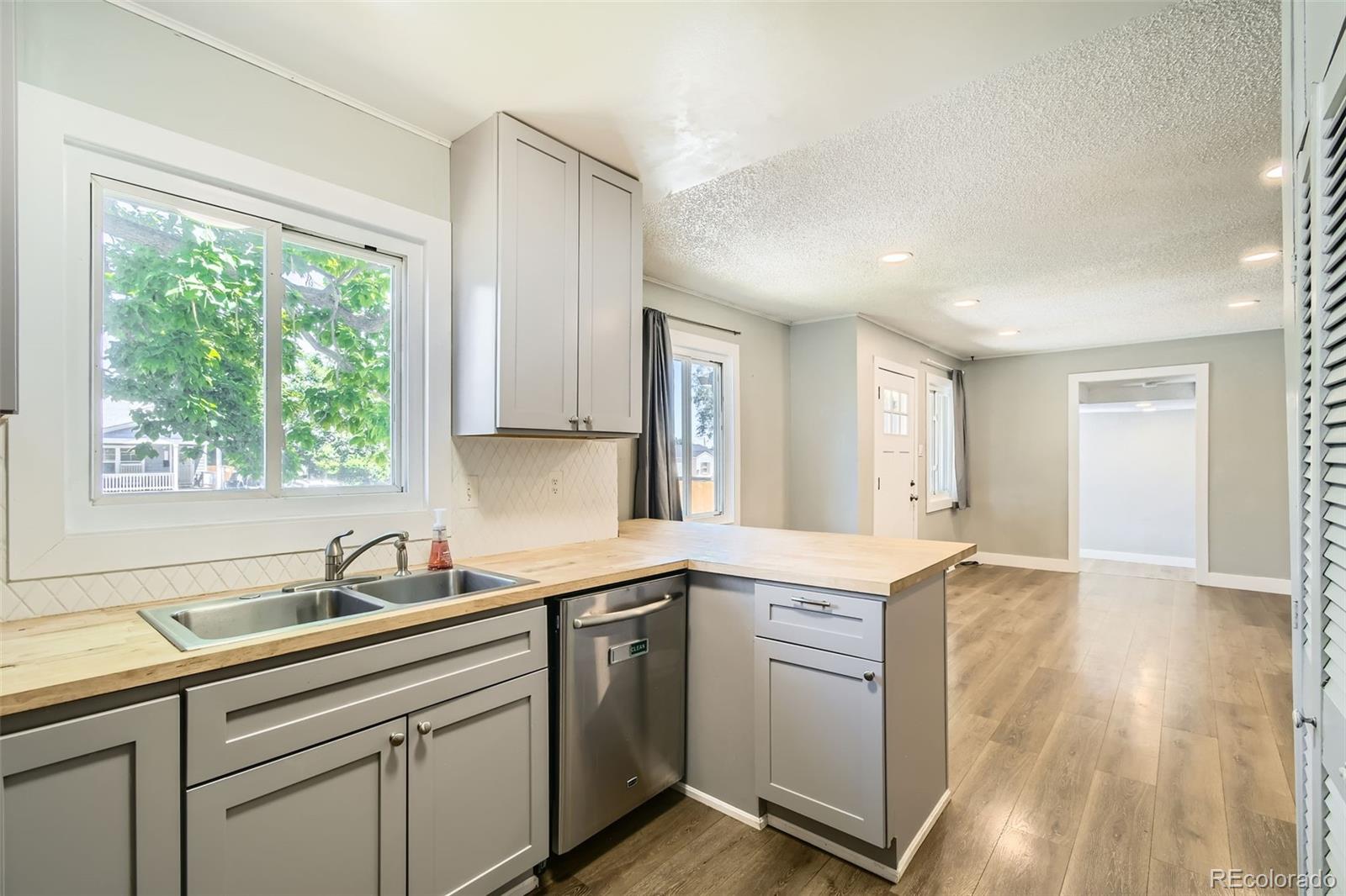 MLS Image #6 for 2726 w 1st avenue,denver, Colorado