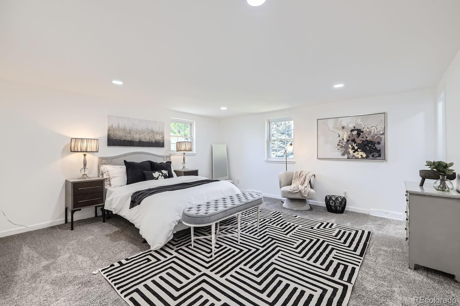 MLS Image #12 for 3374 s niagara way,denver, Colorado