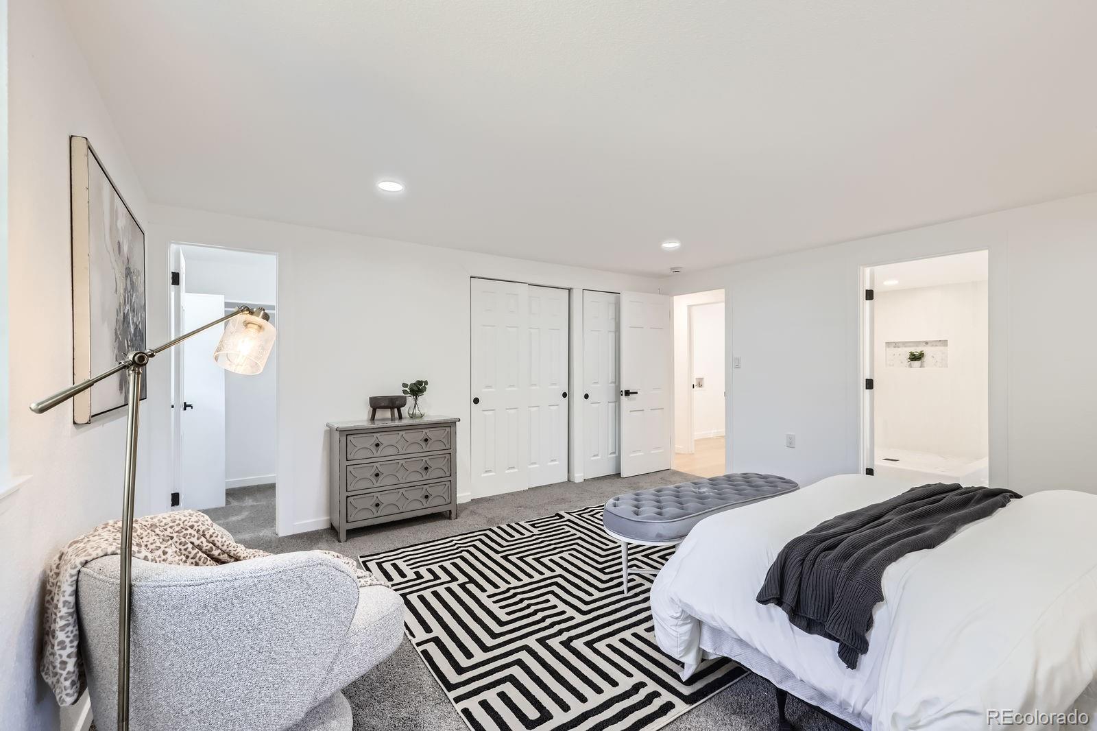 MLS Image #13 for 3374 s niagara way,denver, Colorado