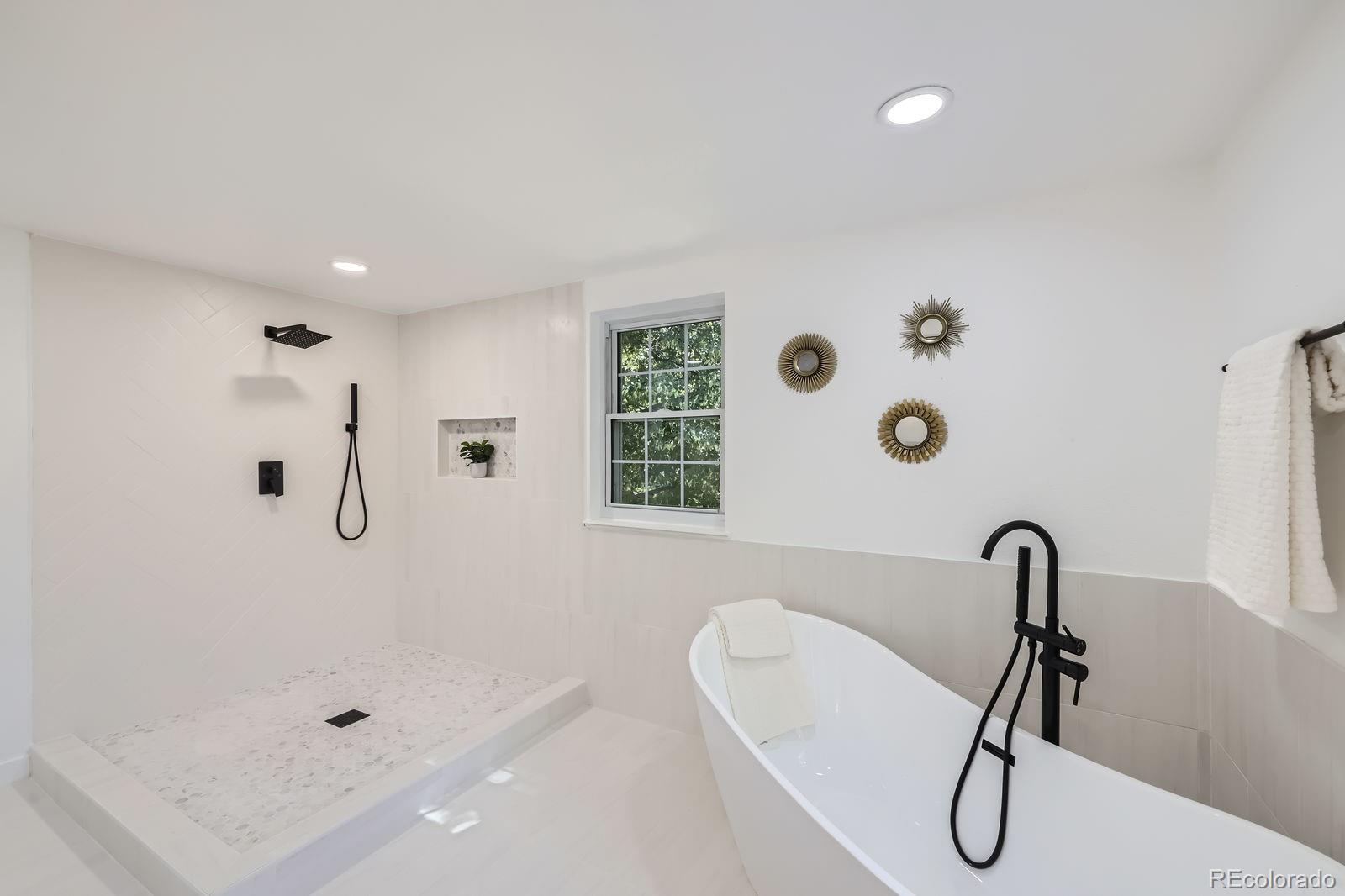 MLS Image #15 for 3374 s niagara way,denver, Colorado