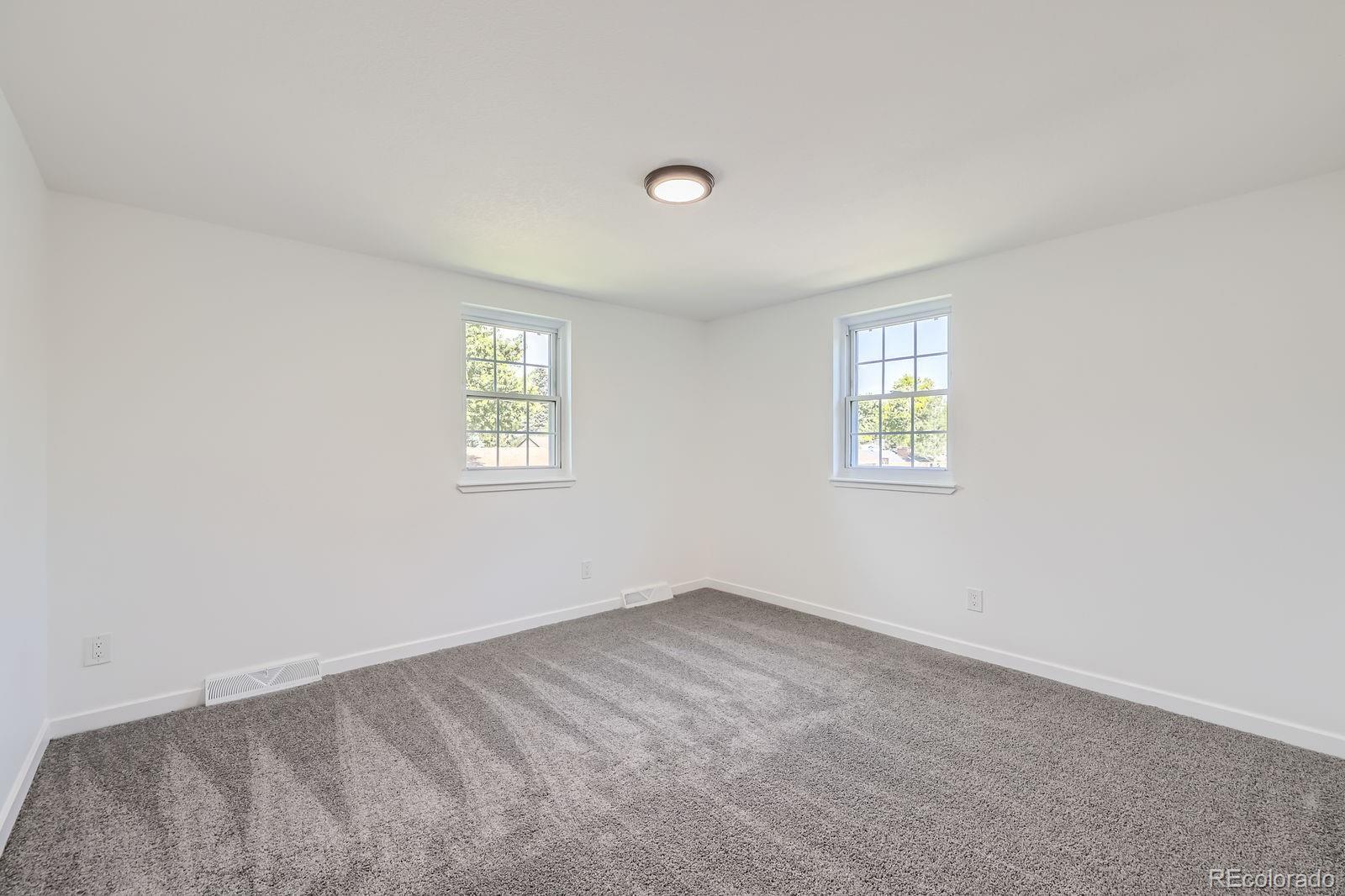 MLS Image #16 for 3374 s niagara way,denver, Colorado
