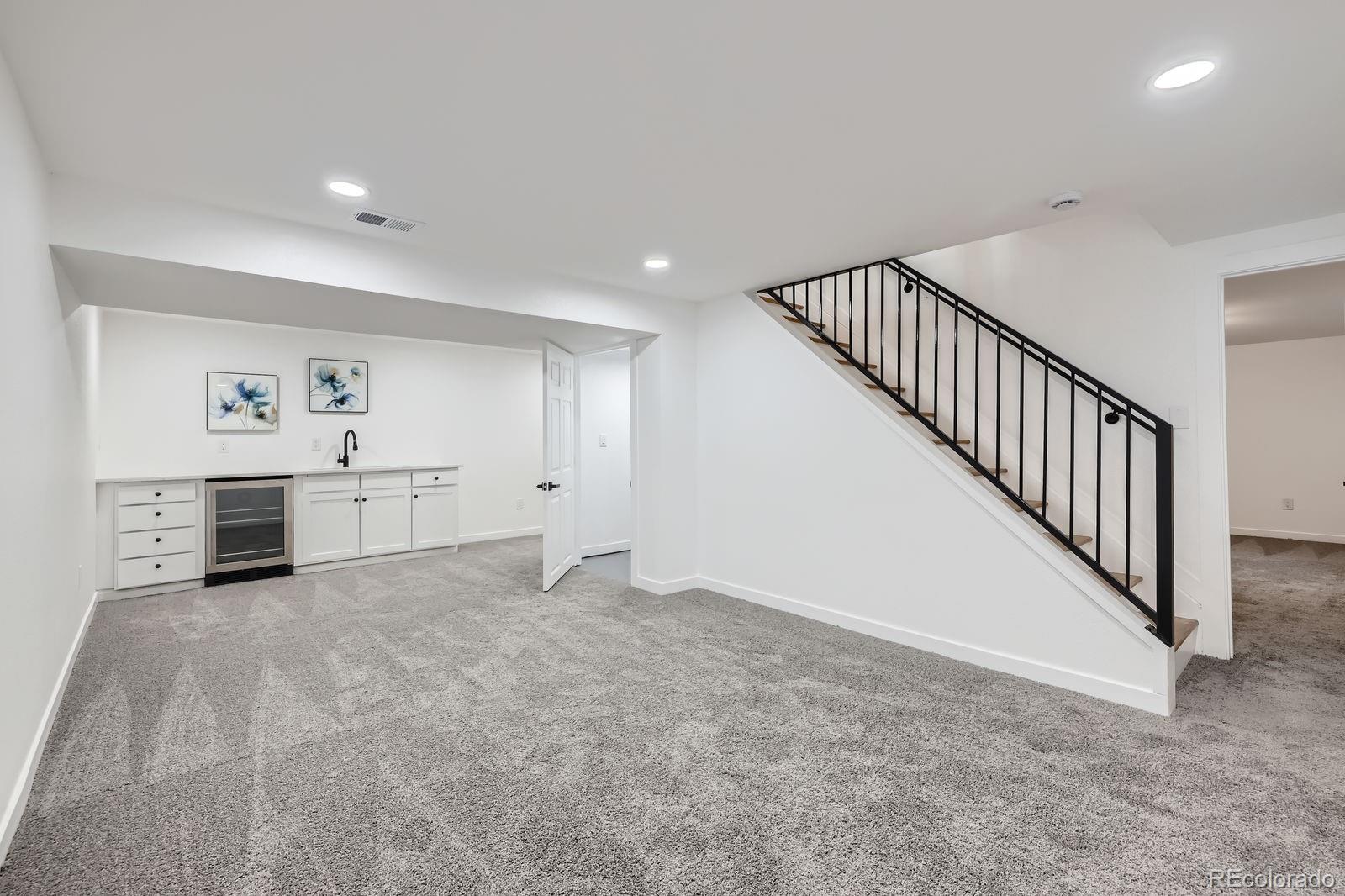 MLS Image #20 for 3374 s niagara way,denver, Colorado