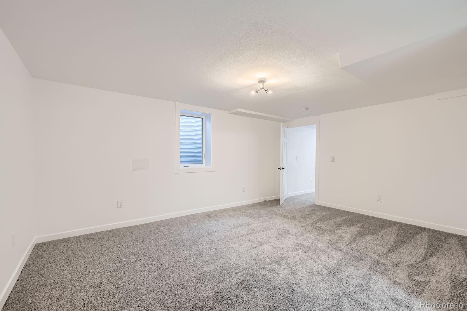 MLS Image #21 for 3374 s niagara way,denver, Colorado